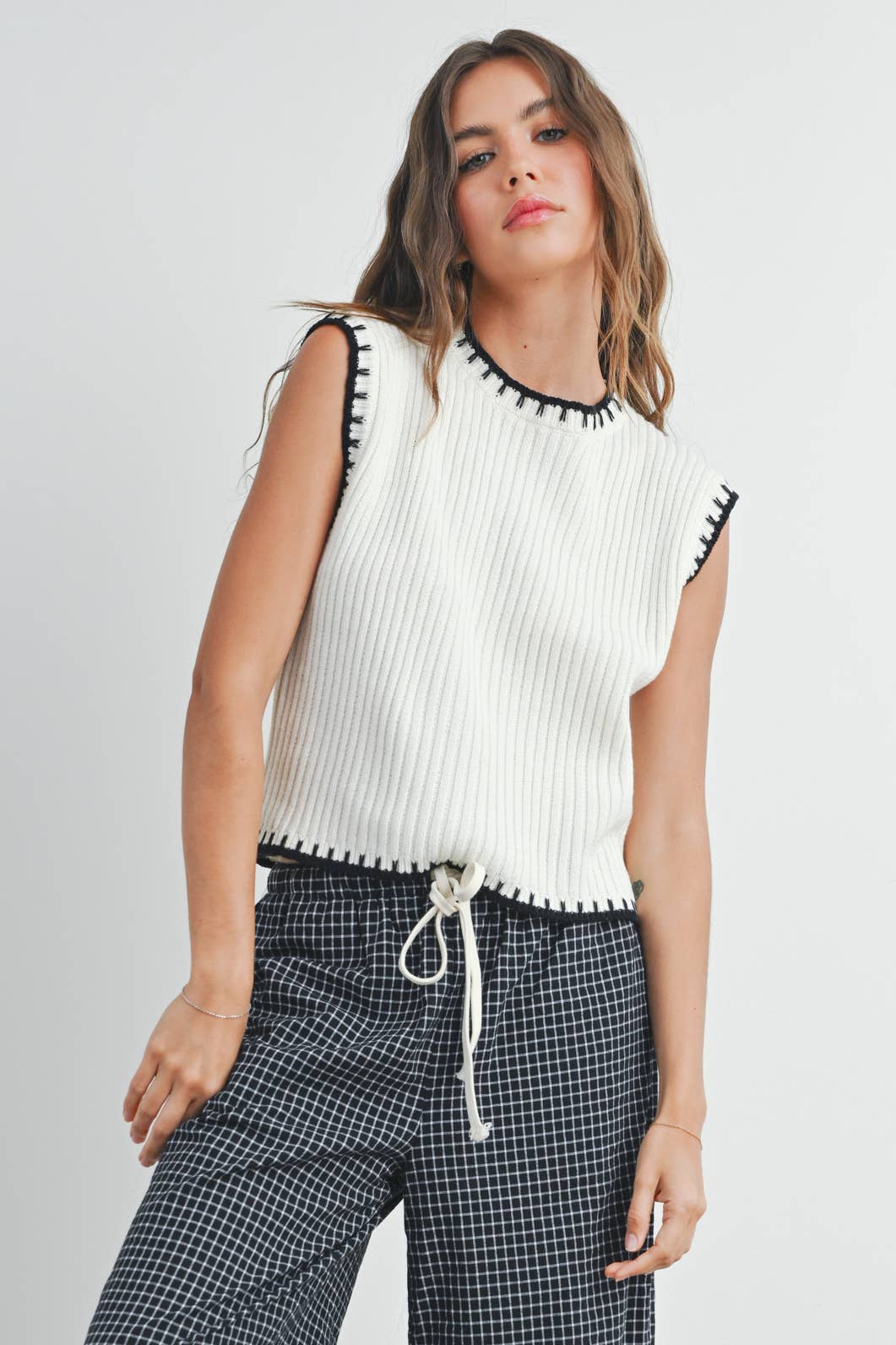 BUTTERMELON - SOLID CAP SLEEVE SWEATER VEST - BMW7447