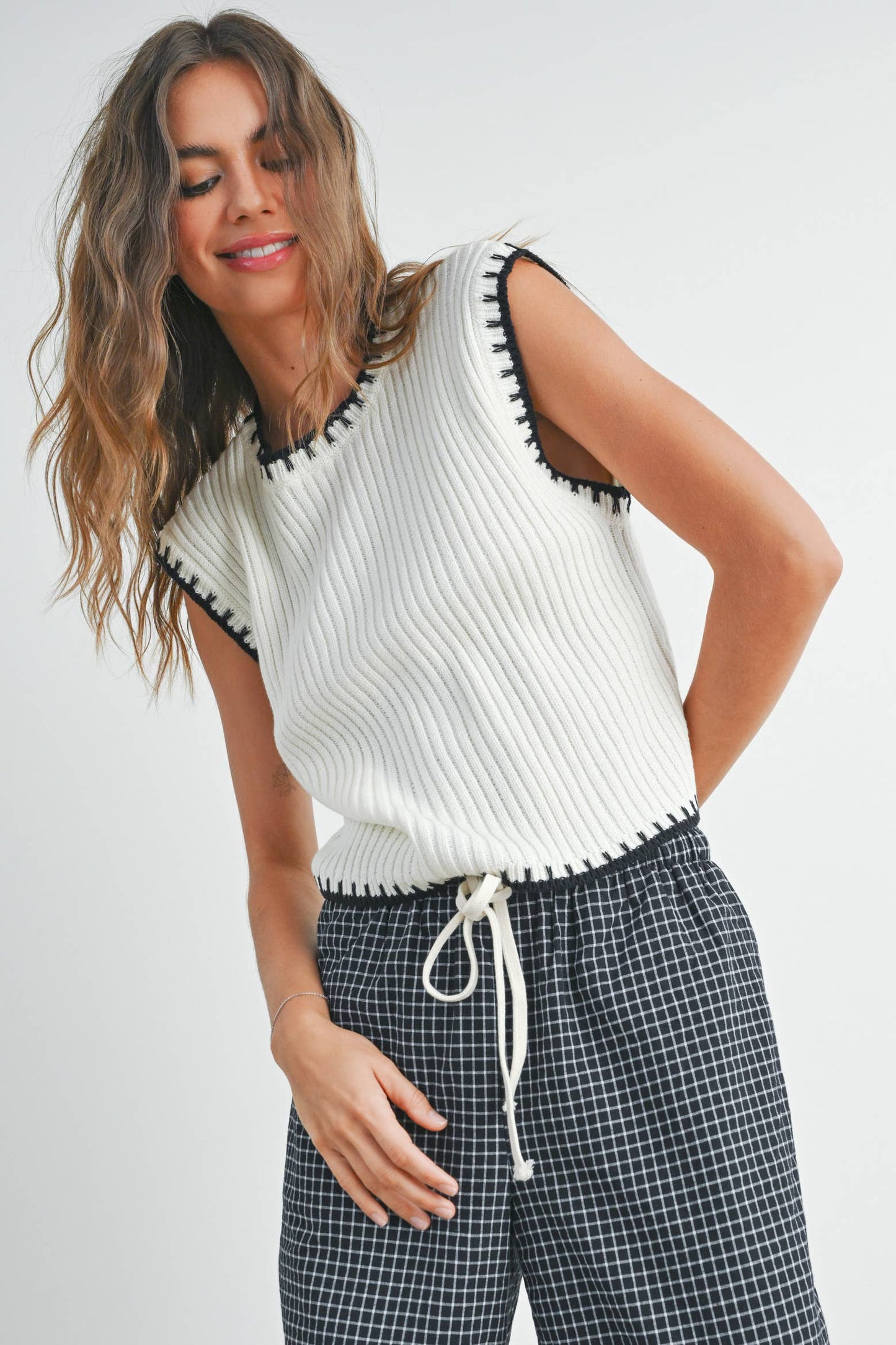 BUTTERMELON - SOLID CAP SLEEVE SWEATER VEST - BMW7447