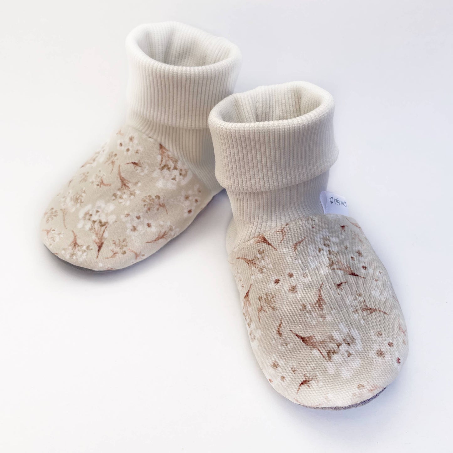 Gus Kids Co. - Cream Floral Baby Booties