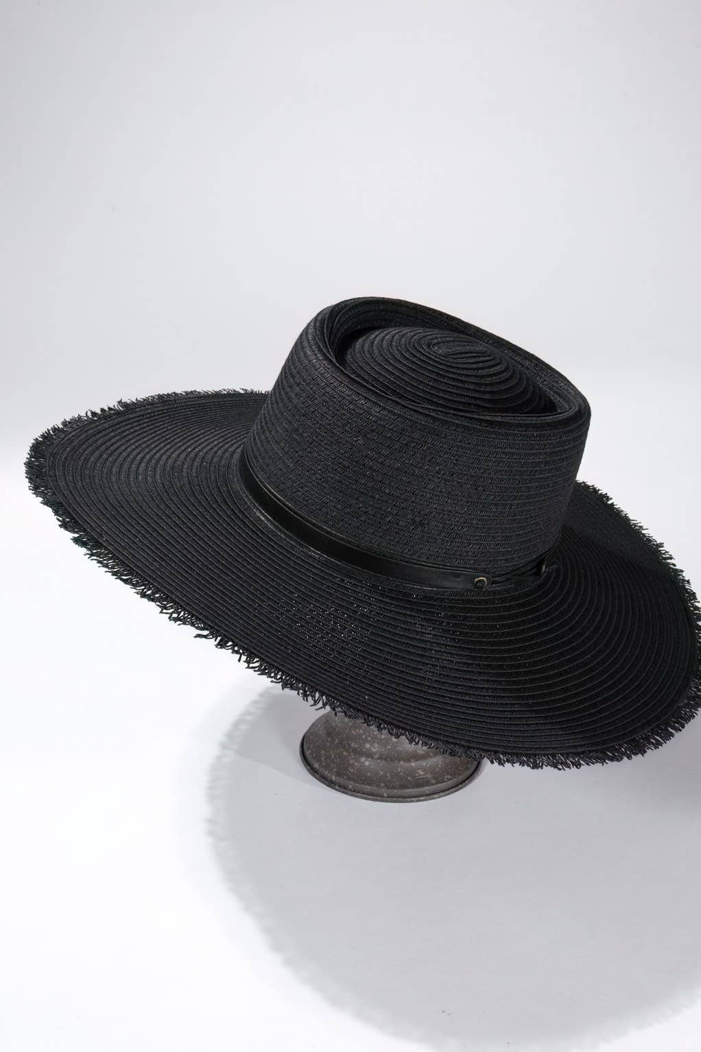 Urbanista Outlet - Wide Brim Frayed Straw Sun Hat