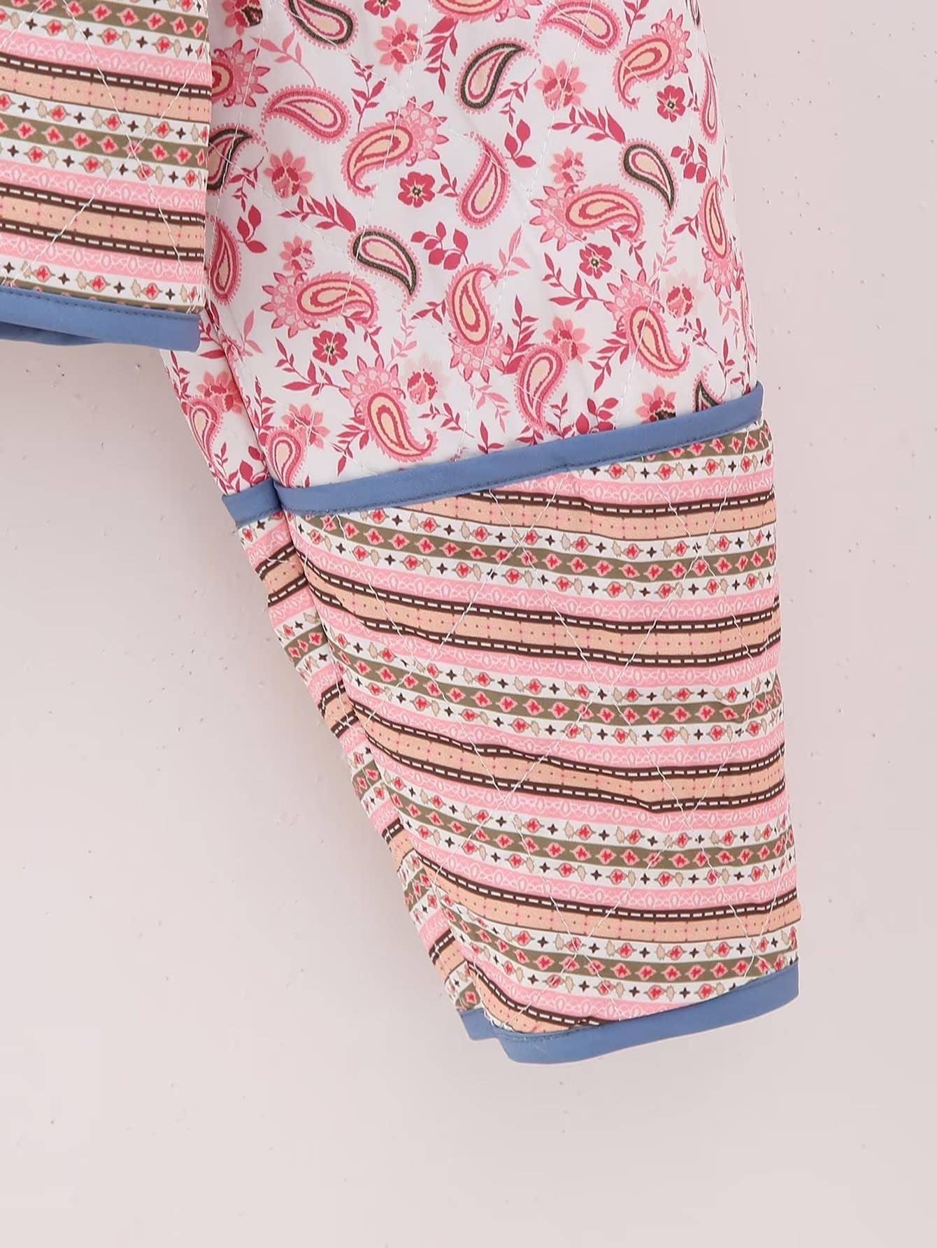 Rosa Clothing - Reversible floral Quilted cropped jacket In Pink & Blue