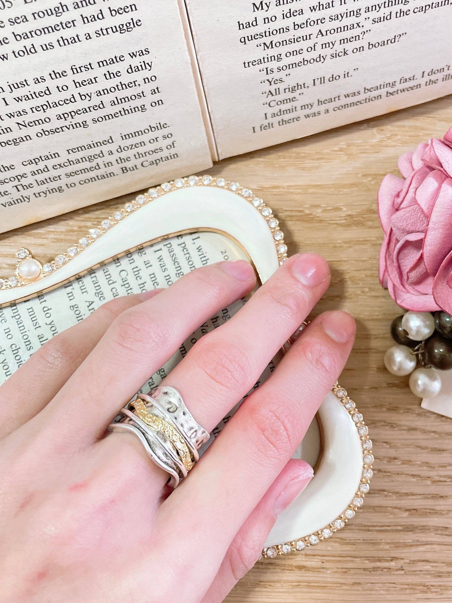 Zoey Simmons - Two-Tone Wave Spinner Ring - SP/GP