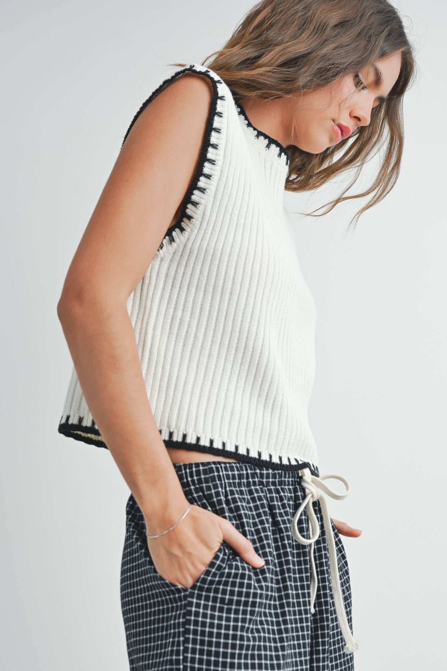 BUTTERMELON - SOLID CAP SLEEVE SWEATER VEST - BMW7447
