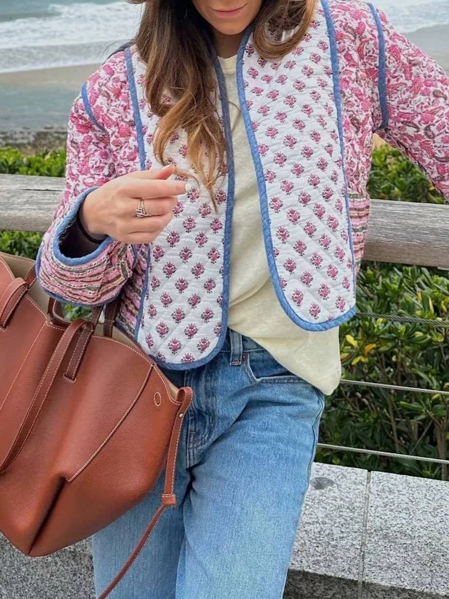 Rosa Clothing - Reversible floral Quilted cropped jacket In Pink & Blue