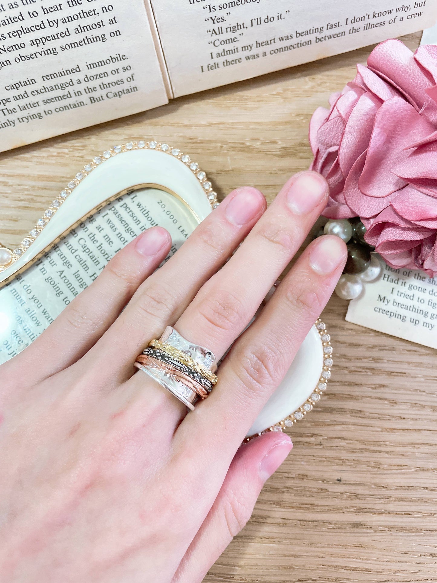 Zoey Simmons - Tri-Tone Hammered Spinner Ring - SP/GP/RG