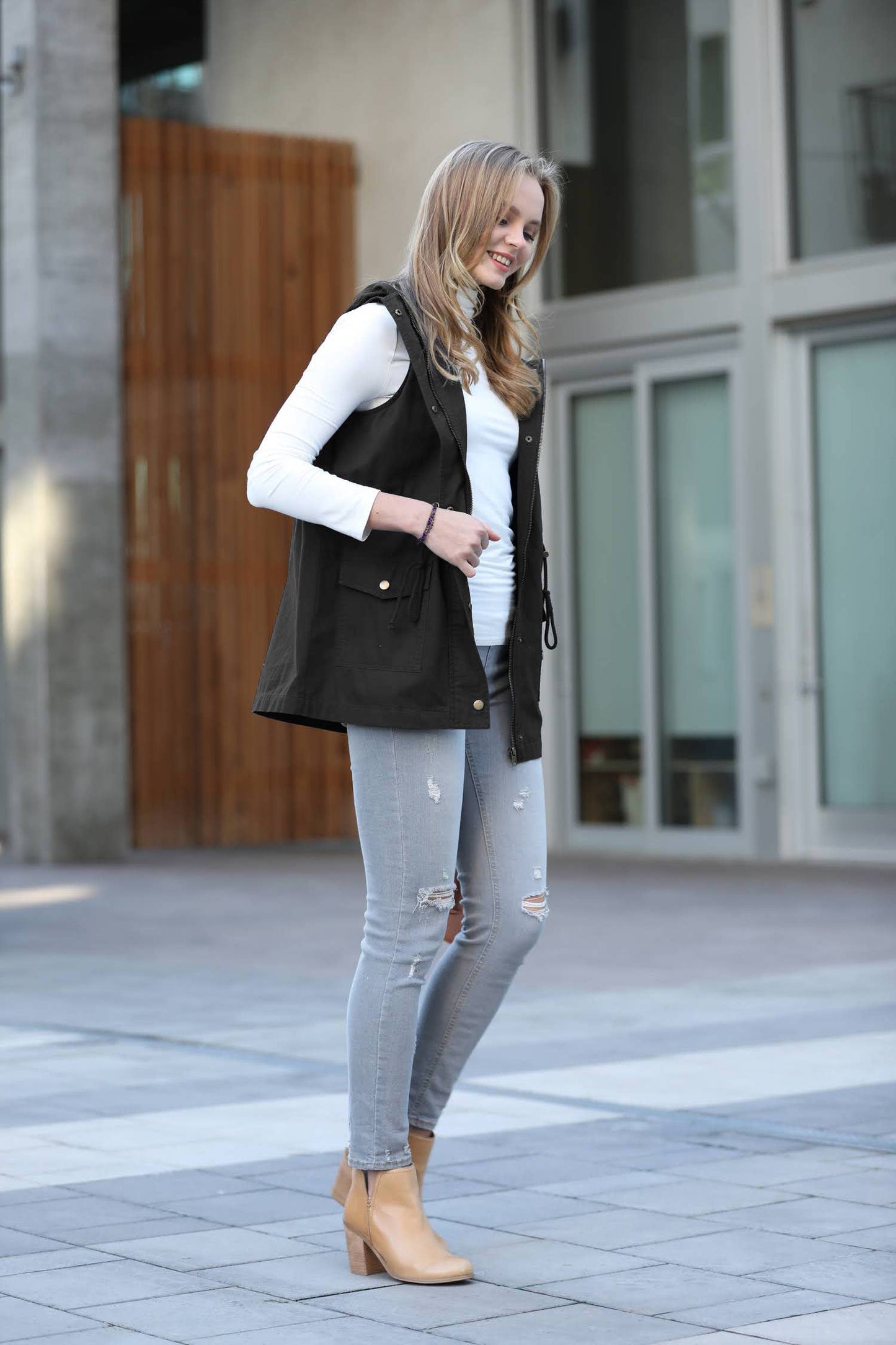 ....SI-20066 DRAWSTRING WAIST MILITARY HOODIE VEST WITH POCKETS: AMERICANO-123037 / S
