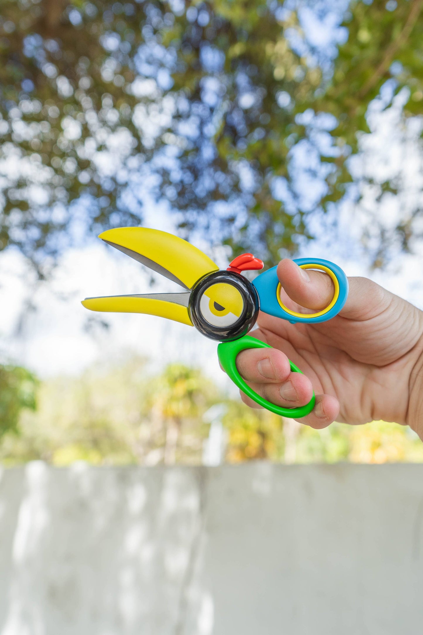 Handy Famm - Kids' Scissors w/ Safety Lock Eyelid - Toucan - "Snippy"