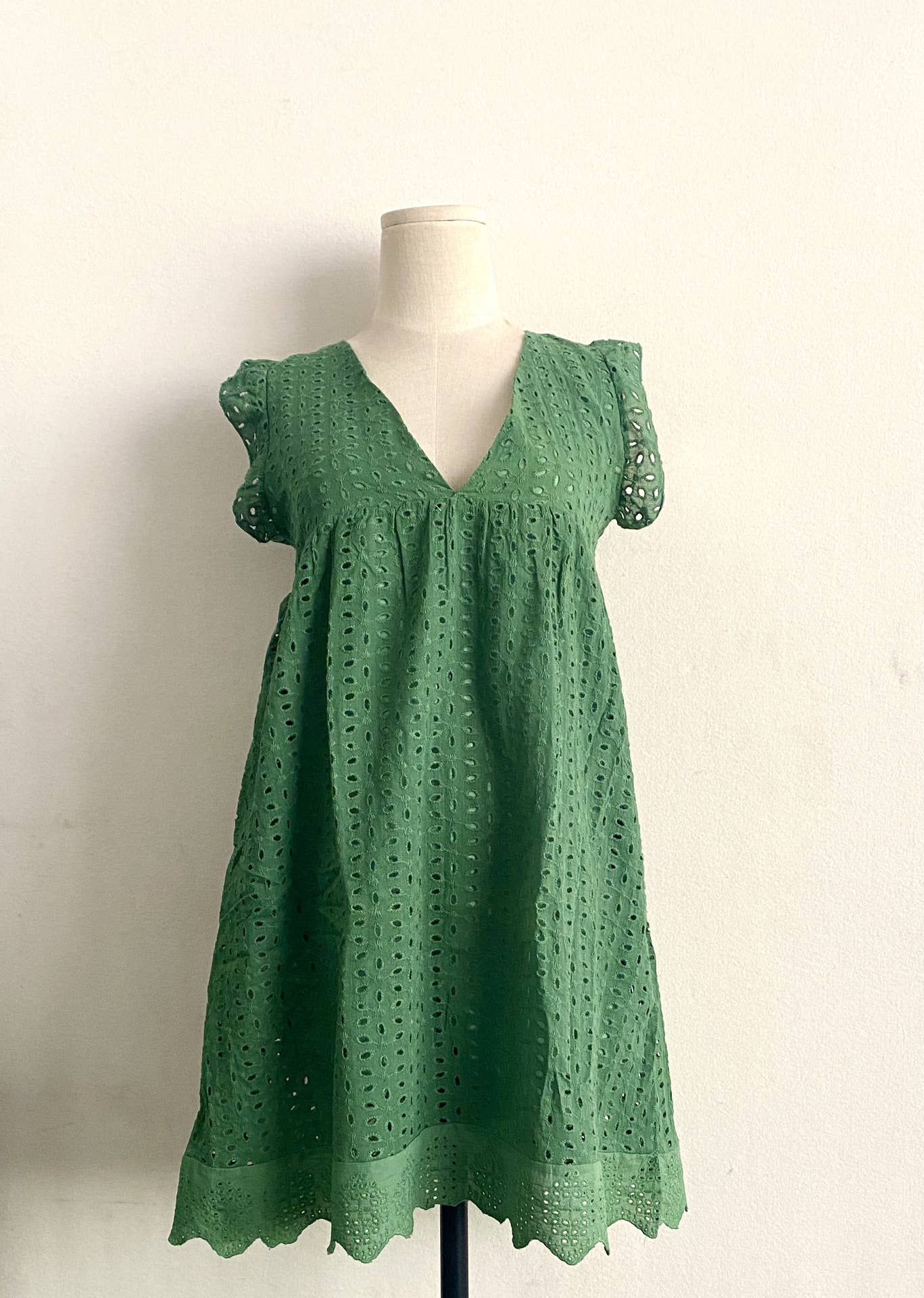 Rosa Clothing - Stylish lace eyelet dress with lining shorts