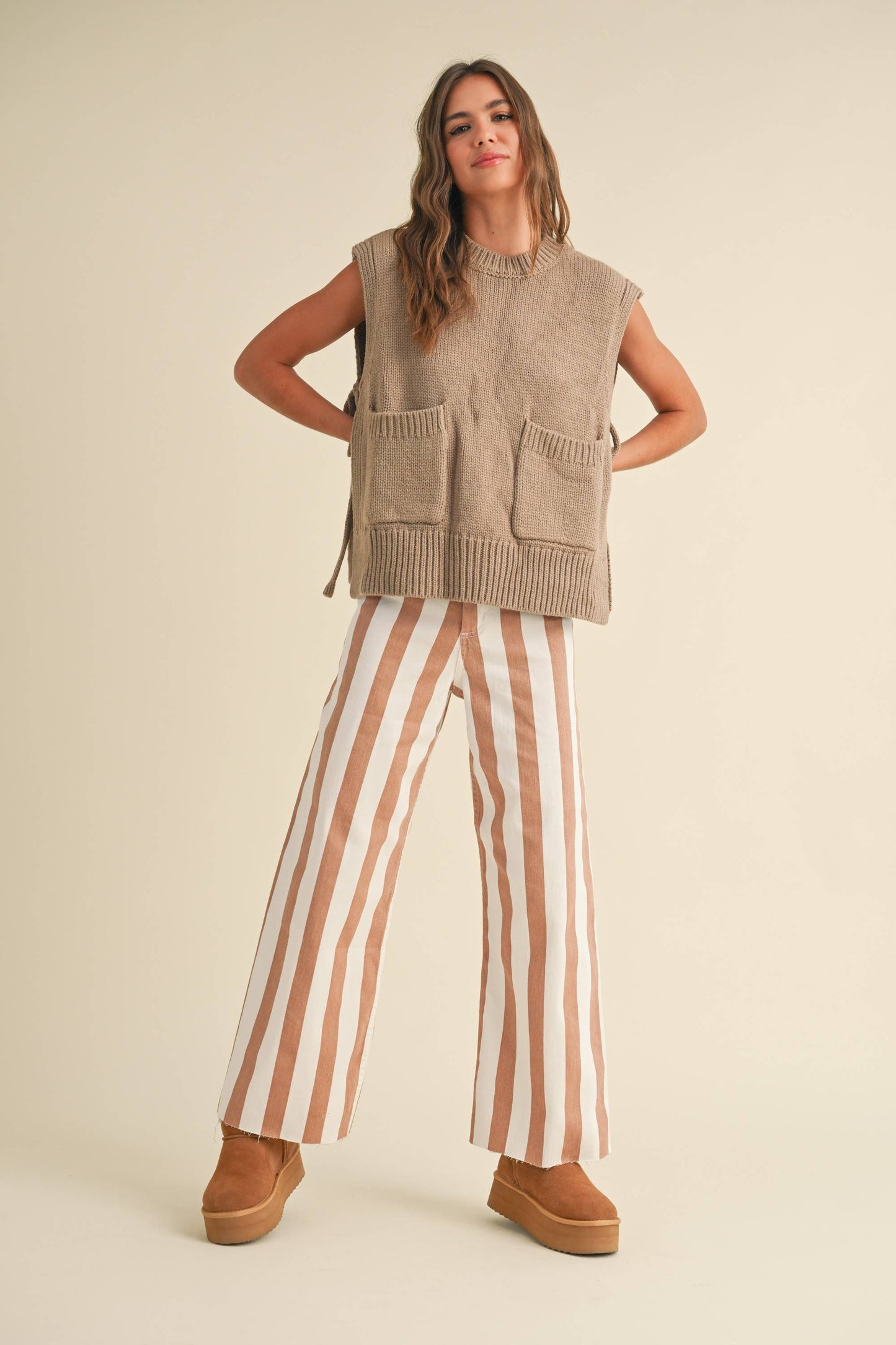 MIOU MUSE - T3851 SLEEVELESS POCKET DETAIL TIE ON THE SIDE SWEATER