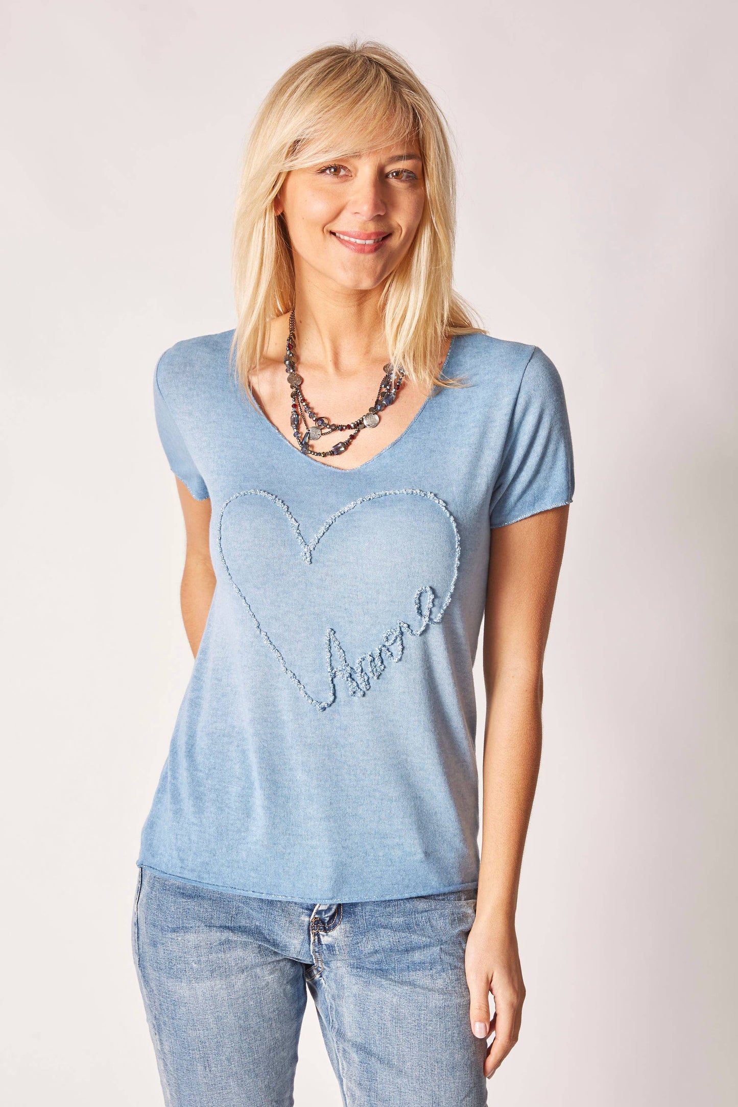 Look Mode Usa - Women’s Light Blue “Amore” Heart T-Shirt
