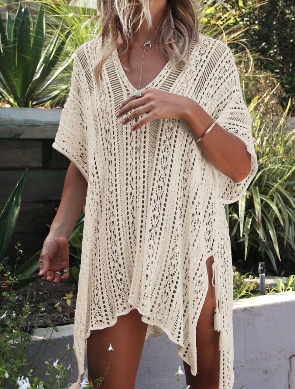 JC Sunny Fashion - JC063308 Sided-Tassel Detailed Crochet Tunic