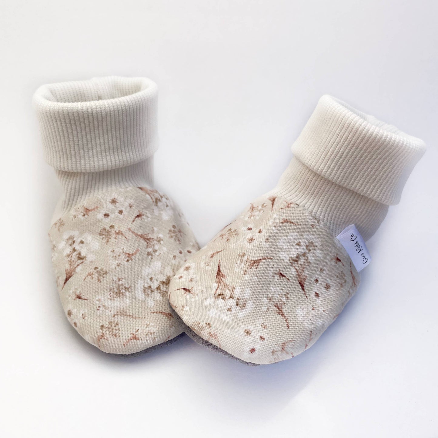 Gus Kids Co. - Cream Floral Baby Booties