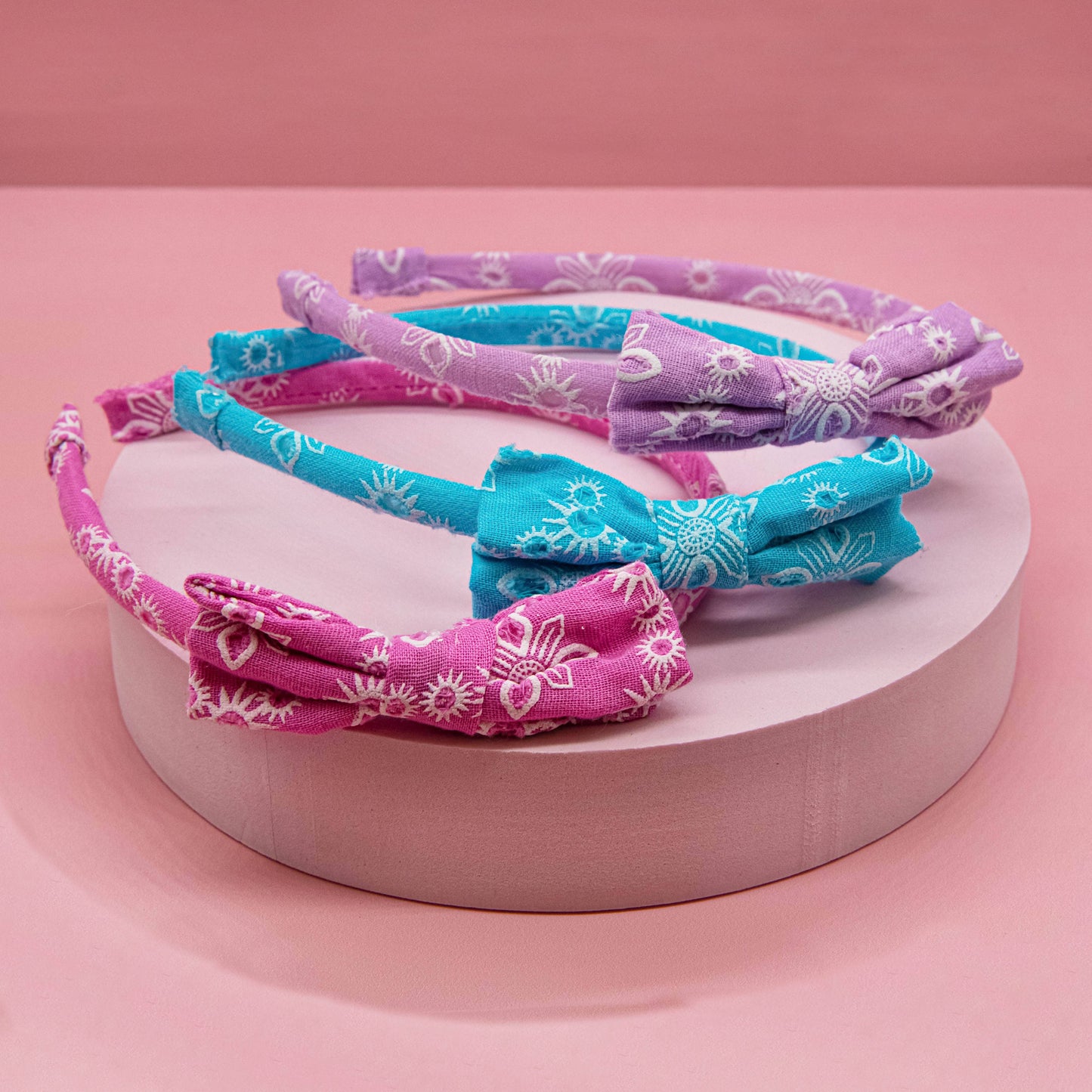 Frog Sac - Thin Eyelet Lace Bow Headbands - 4 Pack