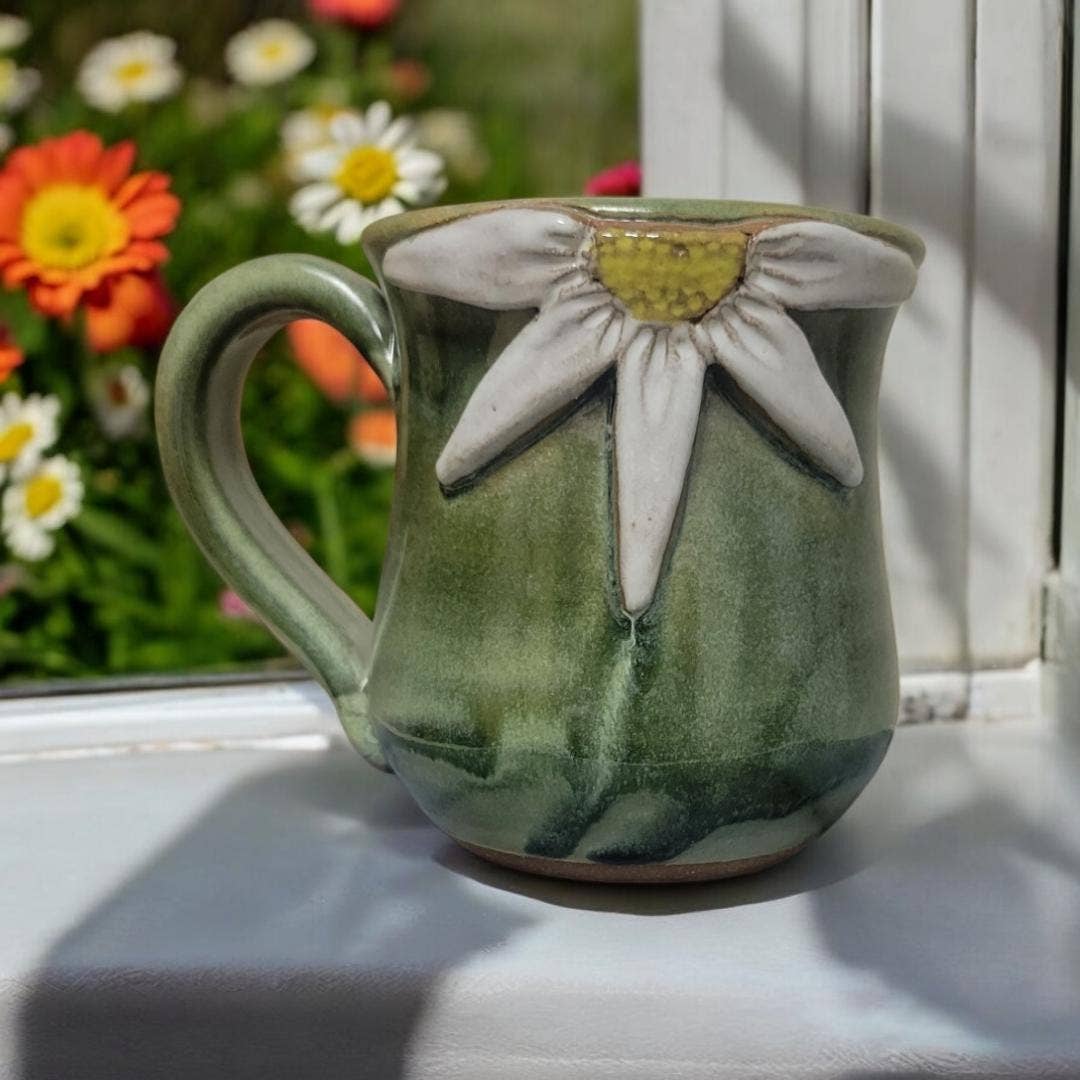 MudWorks Pottery - Daisy Mug
