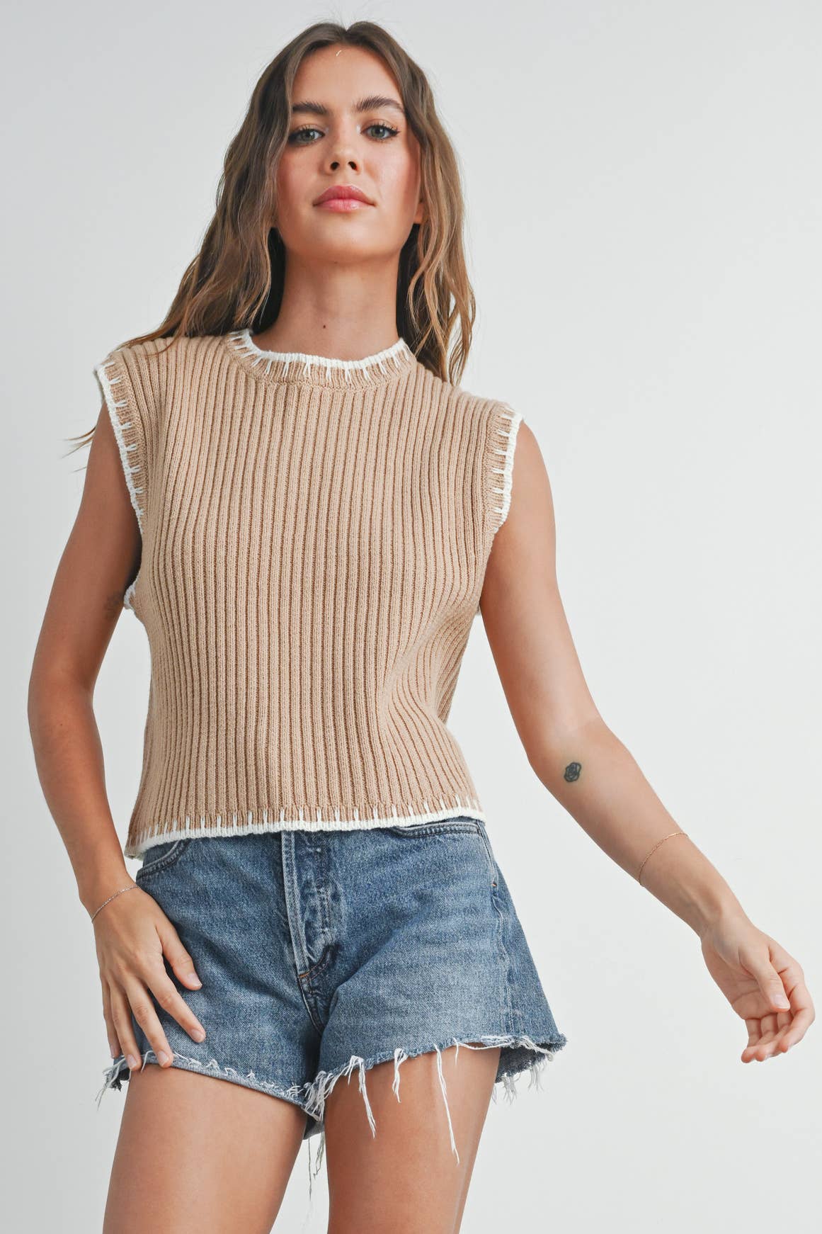 BUTTERMELON - SOLID CAP SLEEVE SWEATER VEST - BMW7447