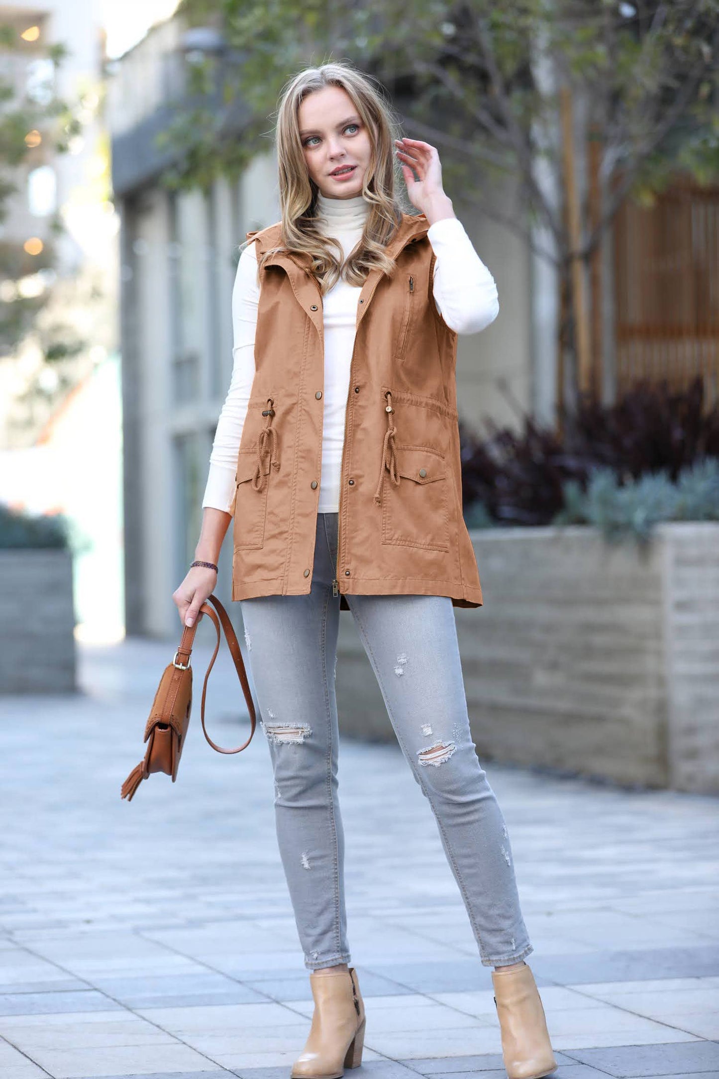 ....SI-20066 DRAWSTRING WAIST MILITARY HOODIE VEST WITH POCKETS: AMERICANO-123037 / S