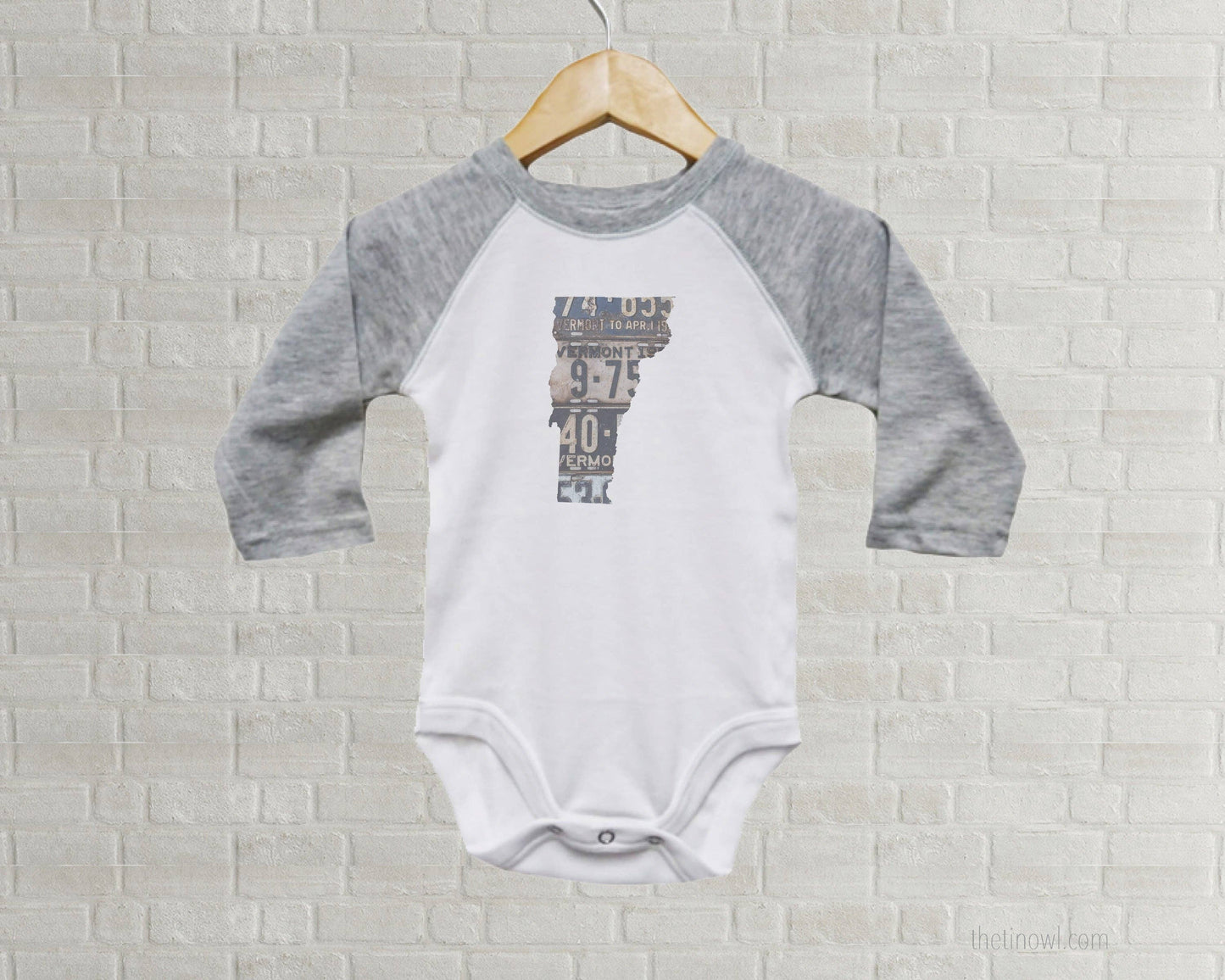 Juniper & Spruce - Vermont Baby Onesie | Vintage License Plate Art 18-24mo
