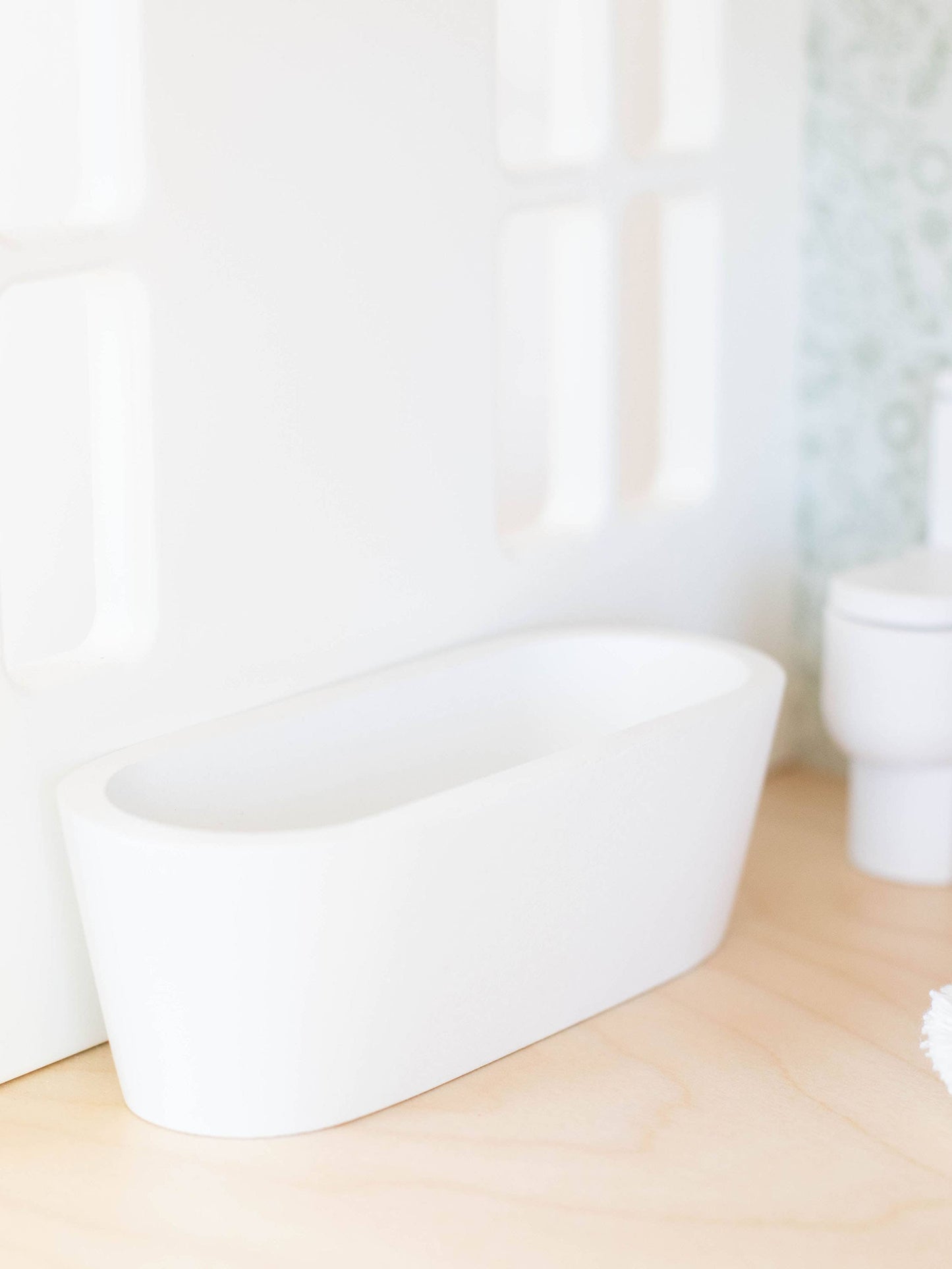 Macy Mae Dollhouse Designs - Dollhouse Oval Soaking Bath Tub | White