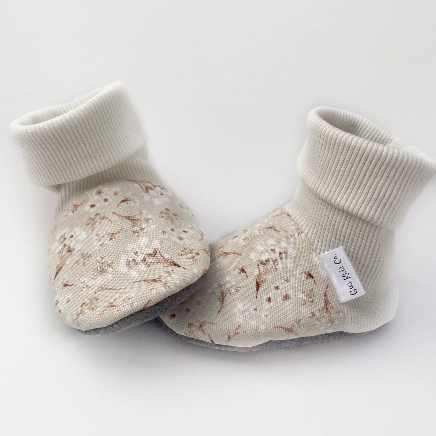 Gus Kids Co. - Cream Floral Baby Booties