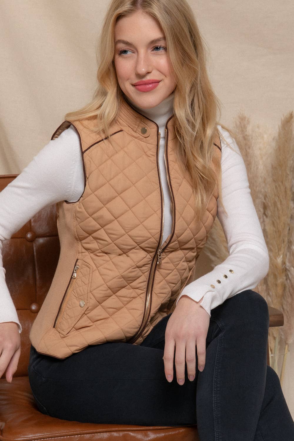 Active Basic | Active USA - Suede Piping Detail Rib Quilted Padding Vest