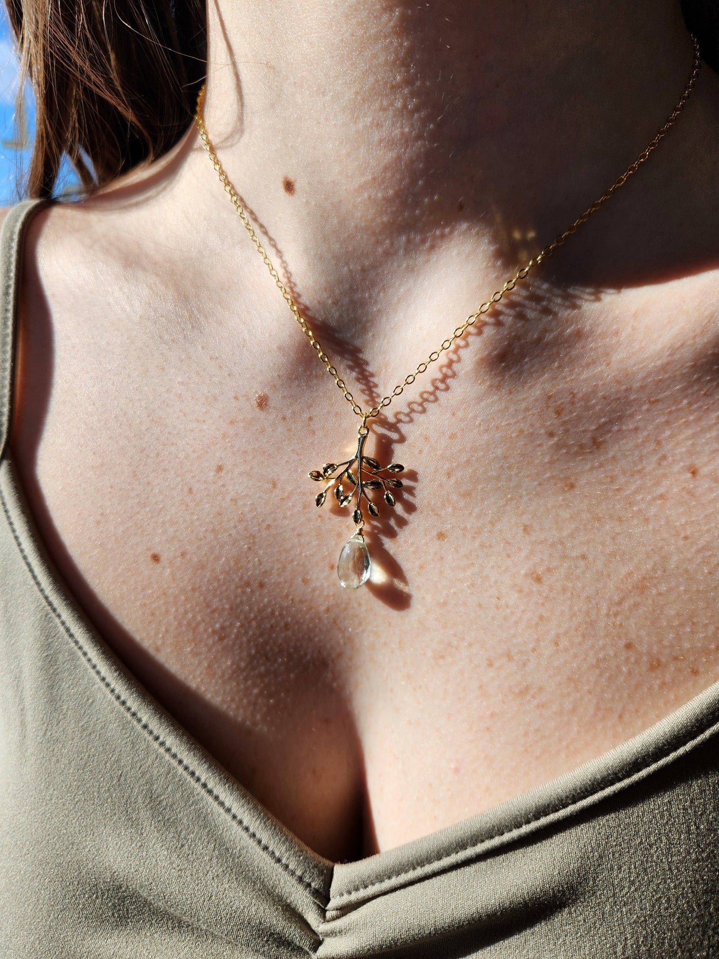Edgy Petal Jewelry - Green Amethyst Gold Tree Pendant Necklace