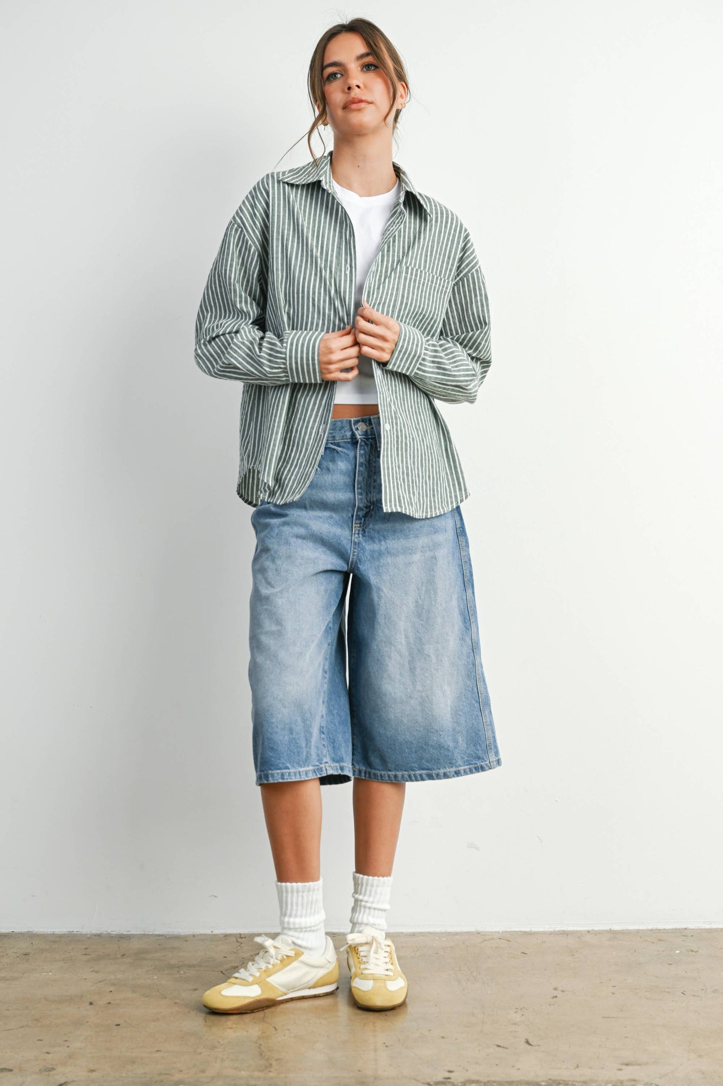 BUTTERMELON - Cropped Striped Button-Up Collared Long Sleeve Top - BMT7915