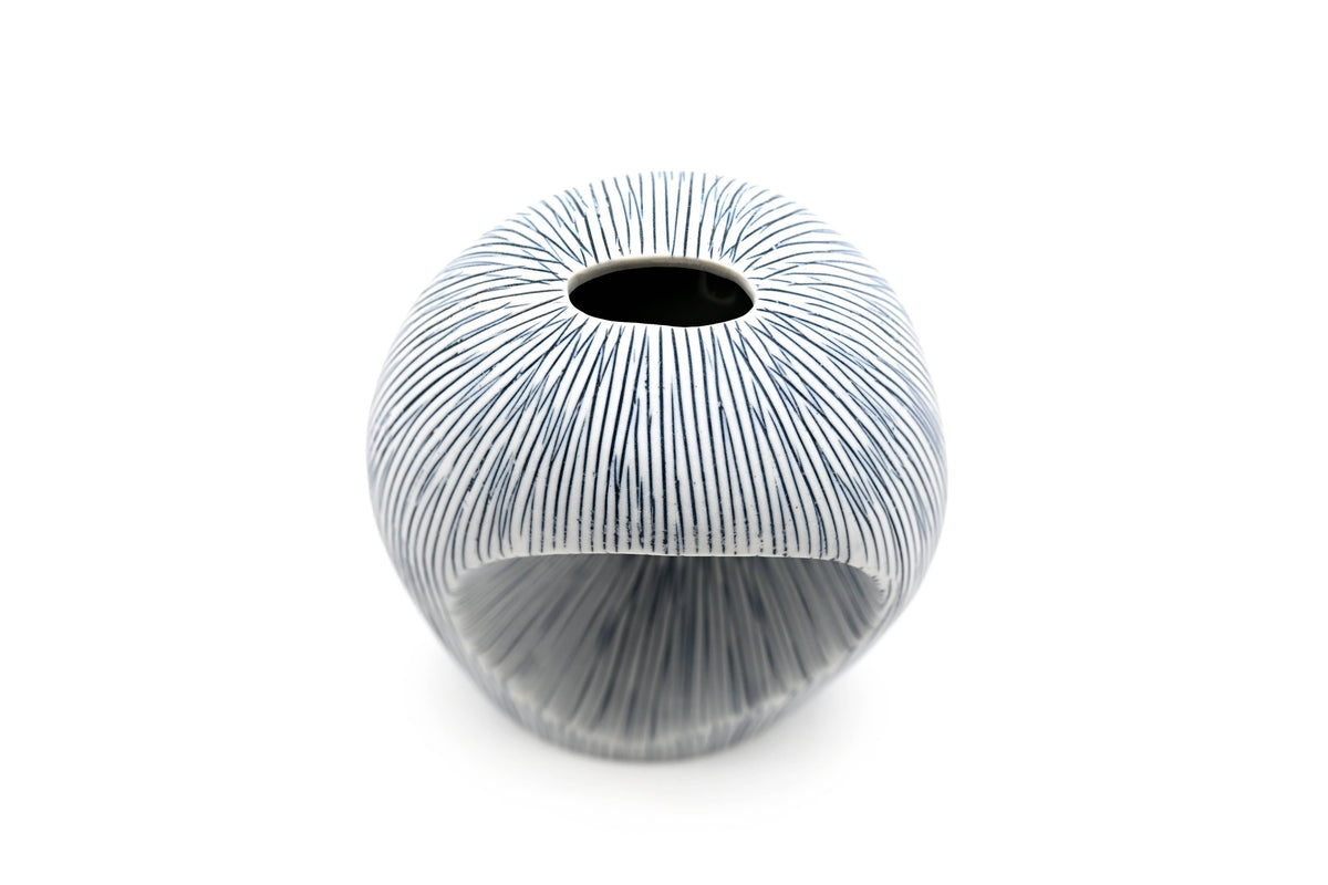 Art Floral Trading LLC - 411W27 ARTURA MINI L - Handcrafted Porcelain Vase
