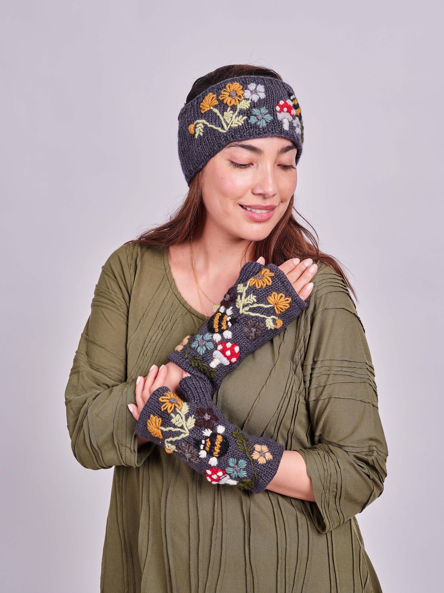 Windhorse Trading Inc - Mushroom Wool Family_73