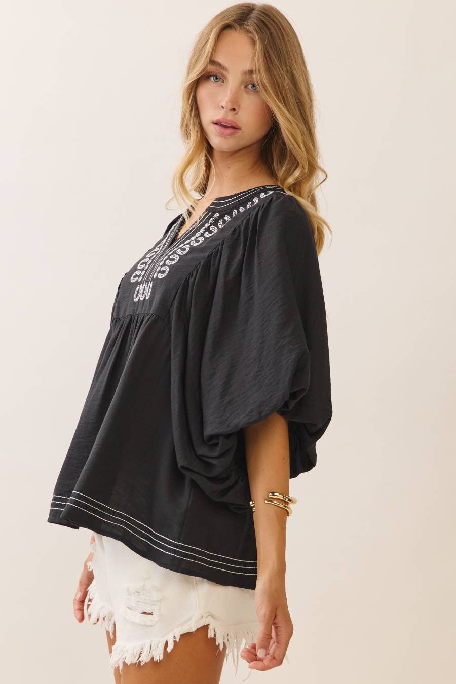Oddi - Embroidered V-neck Blouse