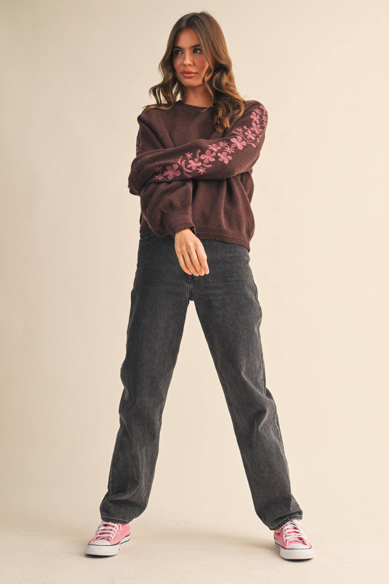 &MERCI - PULLOVER SWEATER WITH FLORAL EMBROIDERED SLEEVES MSW10890