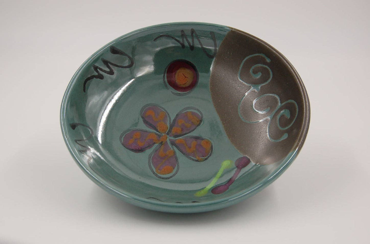 Lasser Ceramics - Green Poppy Dinner Bowl