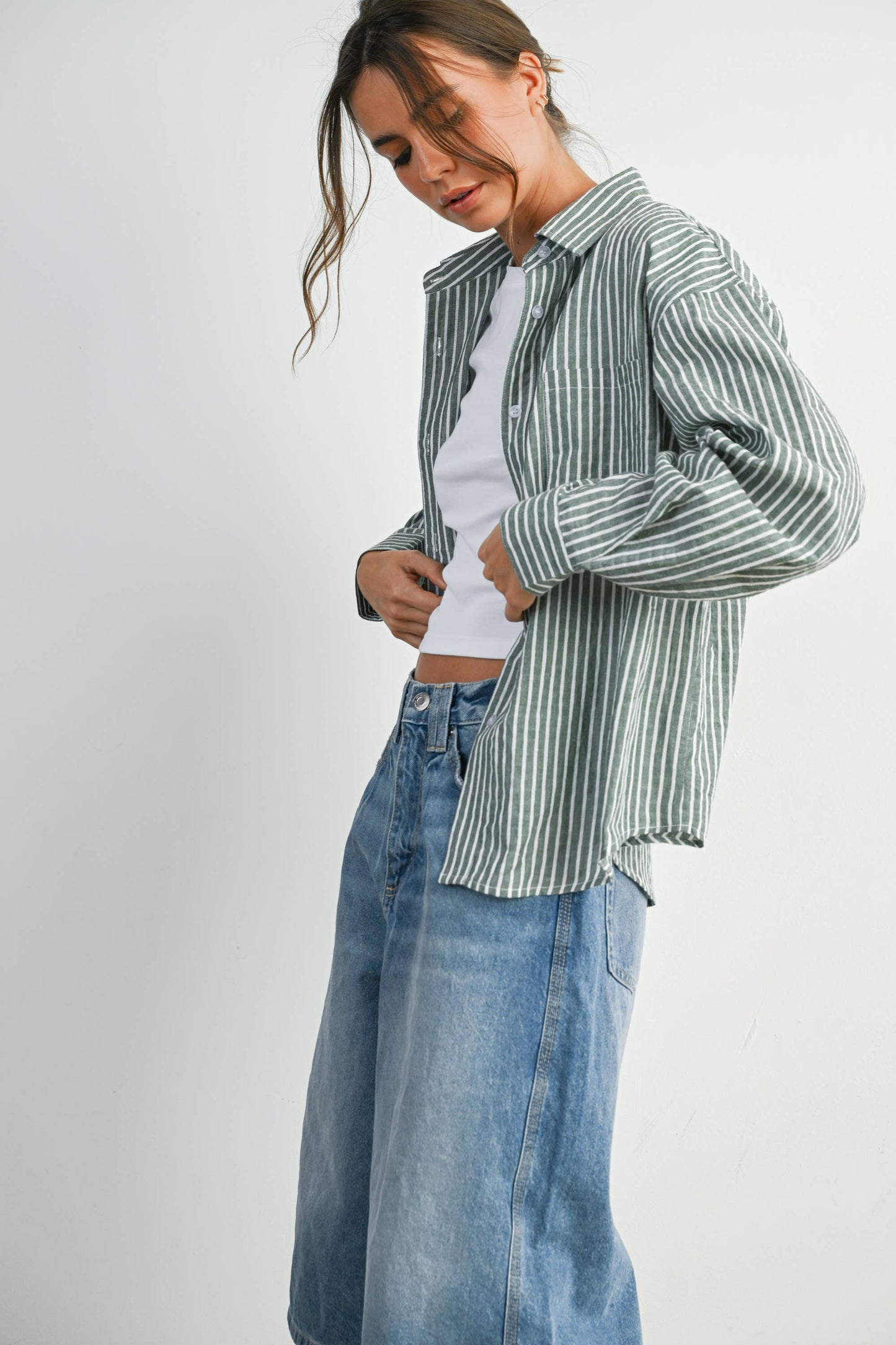 BUTTERMELON - Cropped Striped Button-Up Collared Long Sleeve Top - BMT7915
