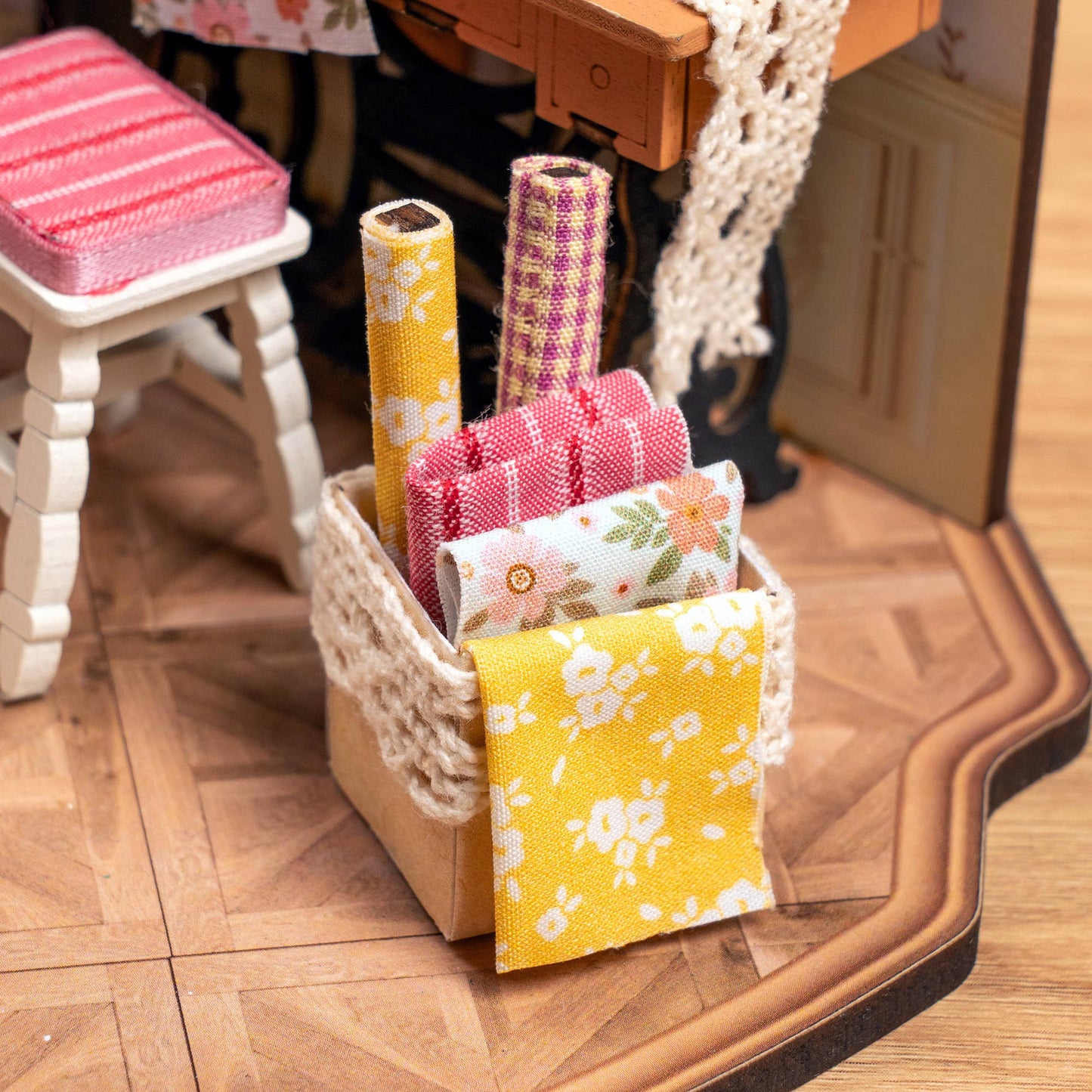 Hands Craft - DIY Miniature House Kit: Elsa's Tailoring