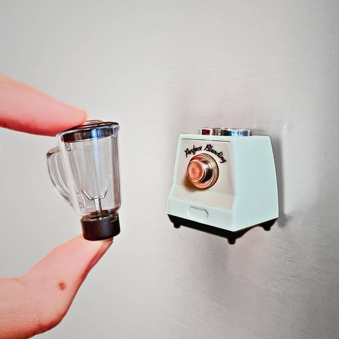 MiniJoy - Mini Retro Blender Fridge Magnet – Unique Kitchen Decor Gift