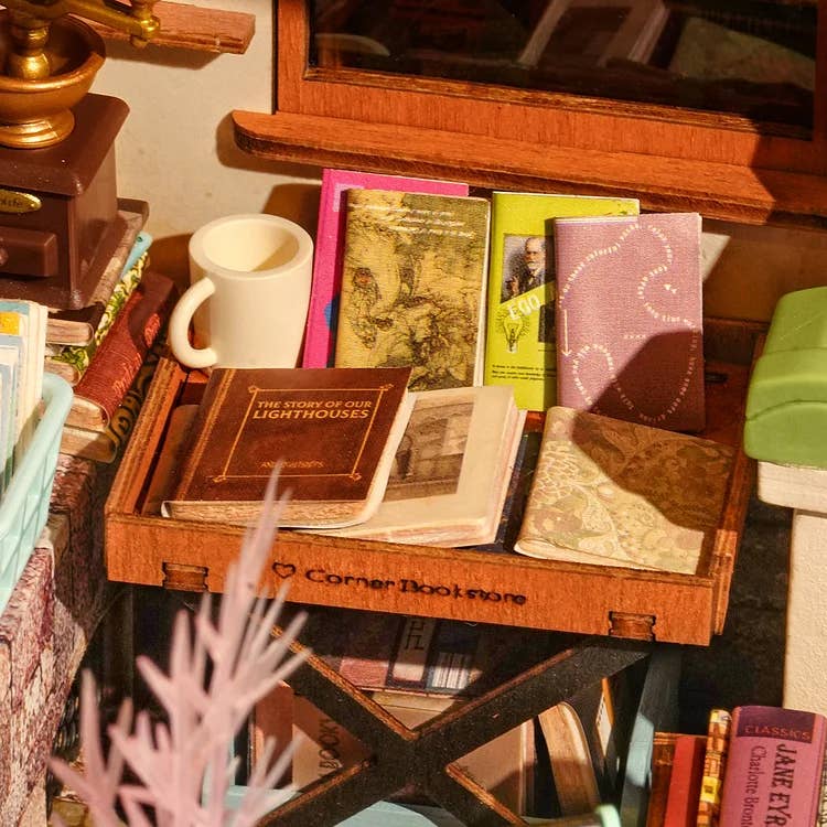 Hands Craft - DIY Miniature House Kit: Corner Bookstore
