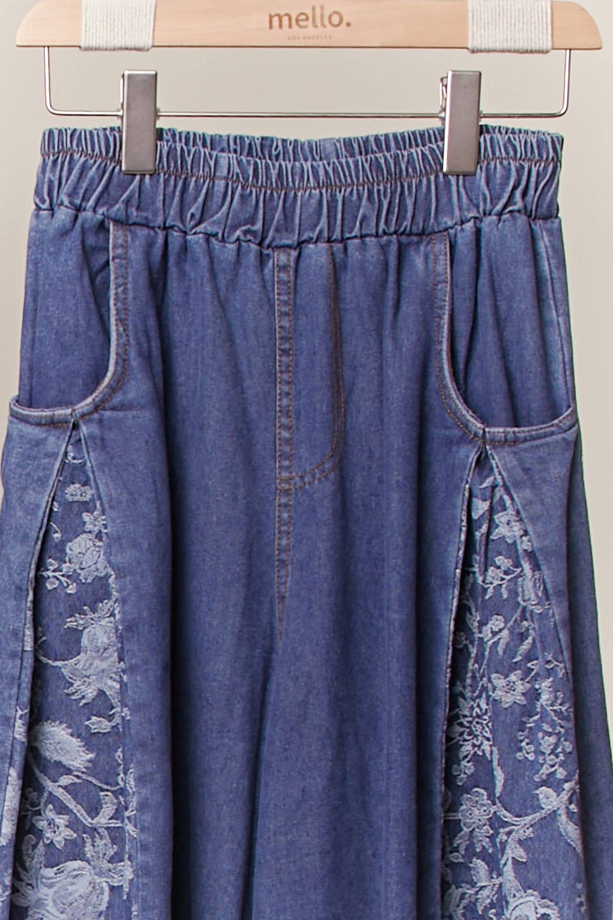 Mello. - Side Floral Wide-Leg Jeans Pants