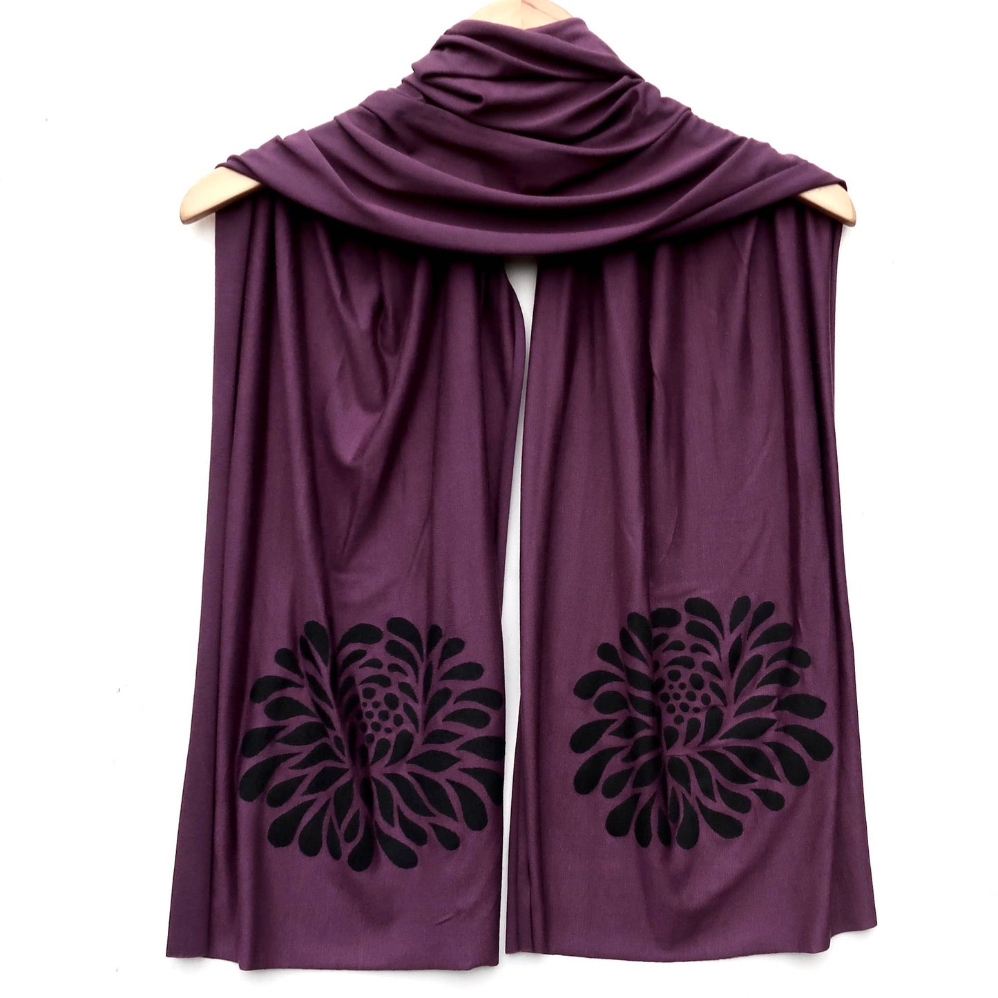 Windsparrow Studio - Scarf - Chrysanthemum (black ink)