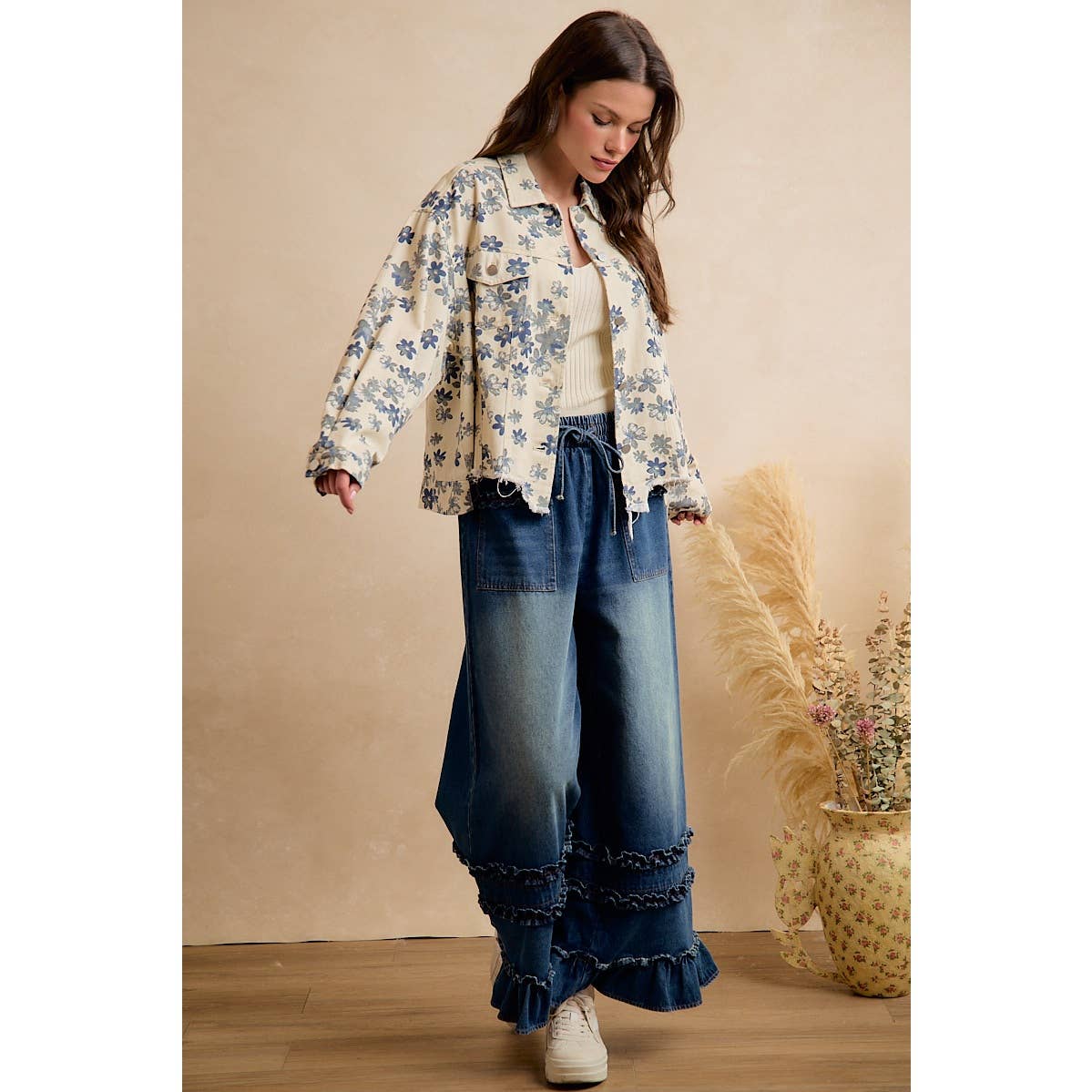 BiBi - WOMEN FLORAL CROPPED WASHED DENIM JACKET