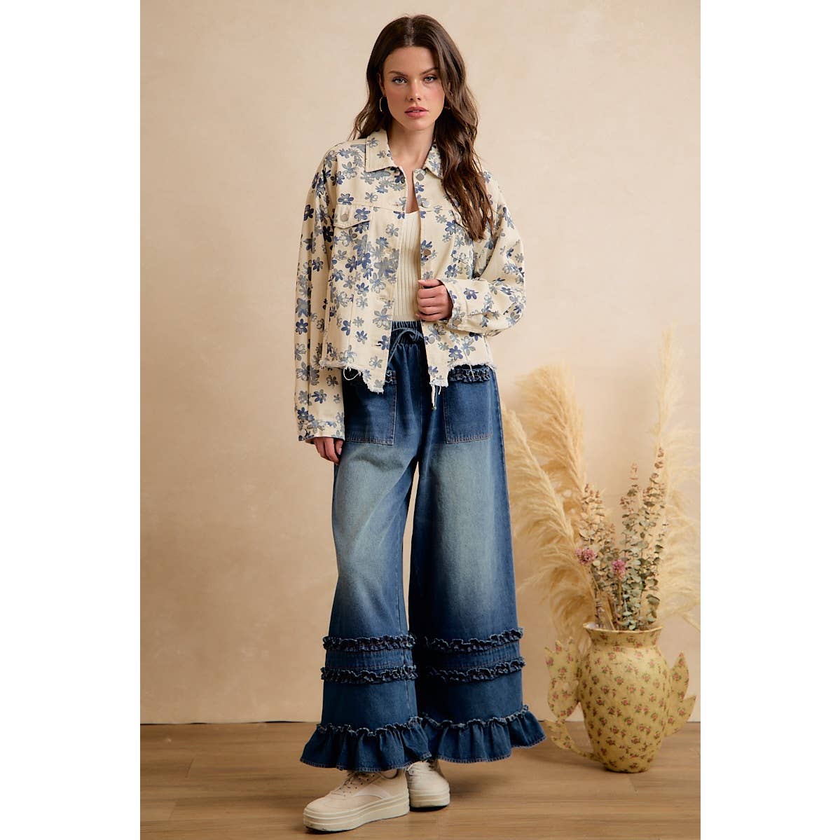 BiBi - WOMEN FLORAL CROPPED WASHED DENIM JACKET