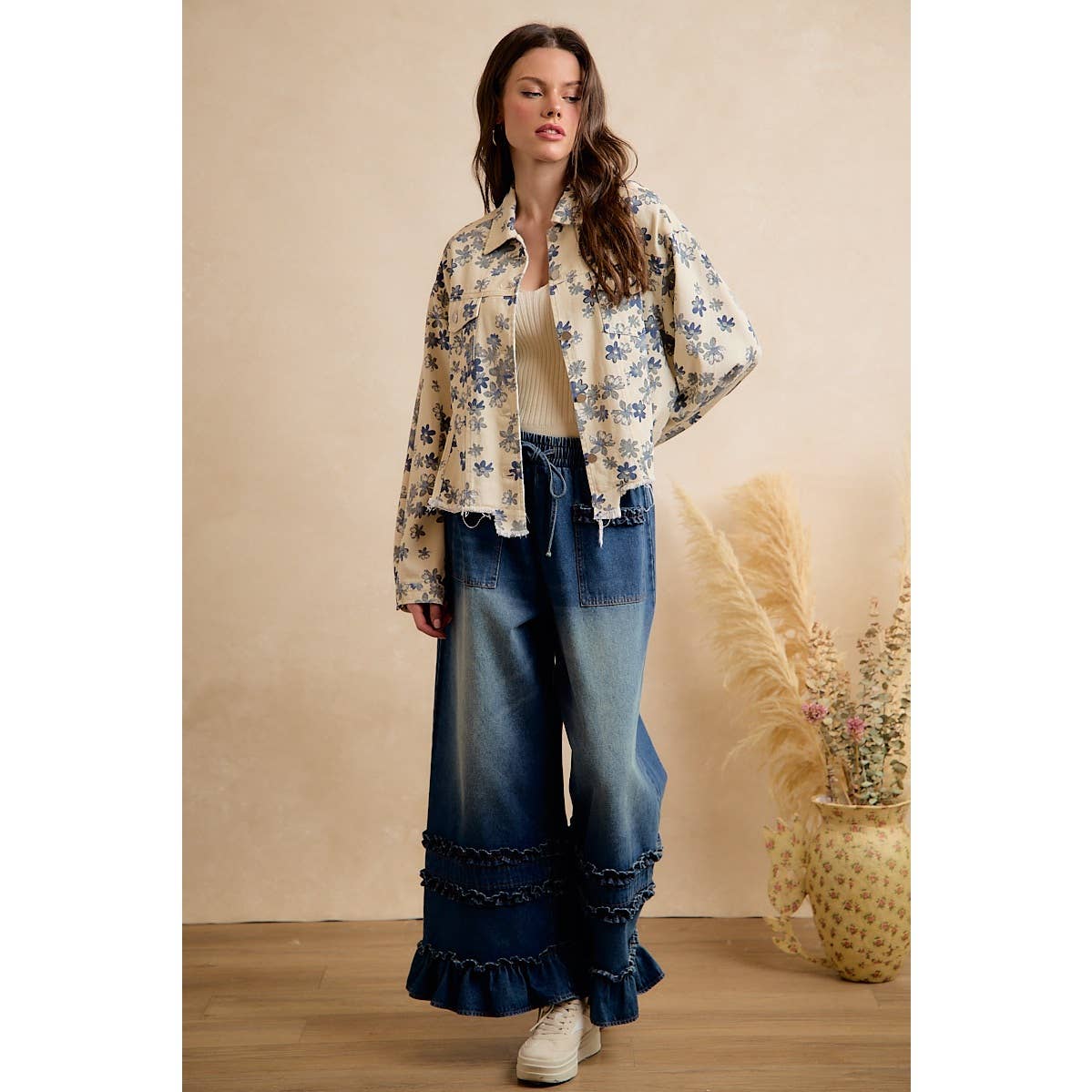 BiBi - WOMEN FLORAL CROPPED WASHED DENIM JACKET
