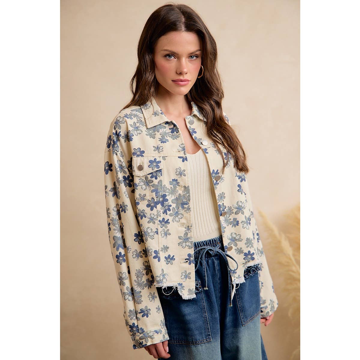 BiBi - WOMEN FLORAL CROPPED WASHED DENIM JACKET