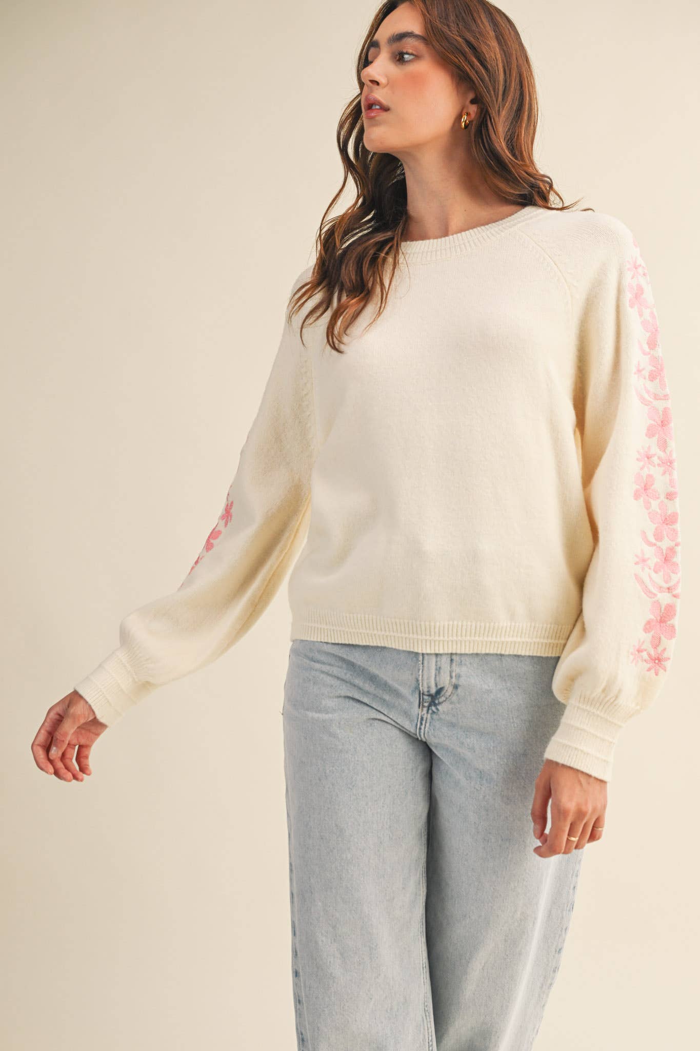 &MERCI - PULLOVER SWEATER WITH FLORAL EMBROIDERED SLEEVES MSW10890