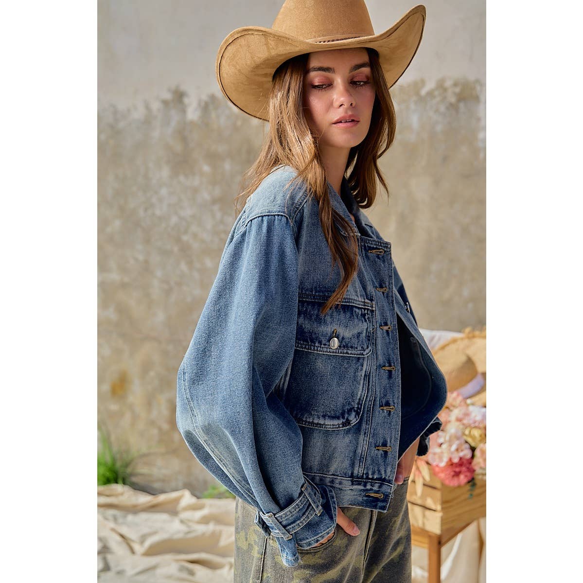 BiBi - RELAXED FIT VINTAGE WASH DENIM JACKET WITH POCKET
