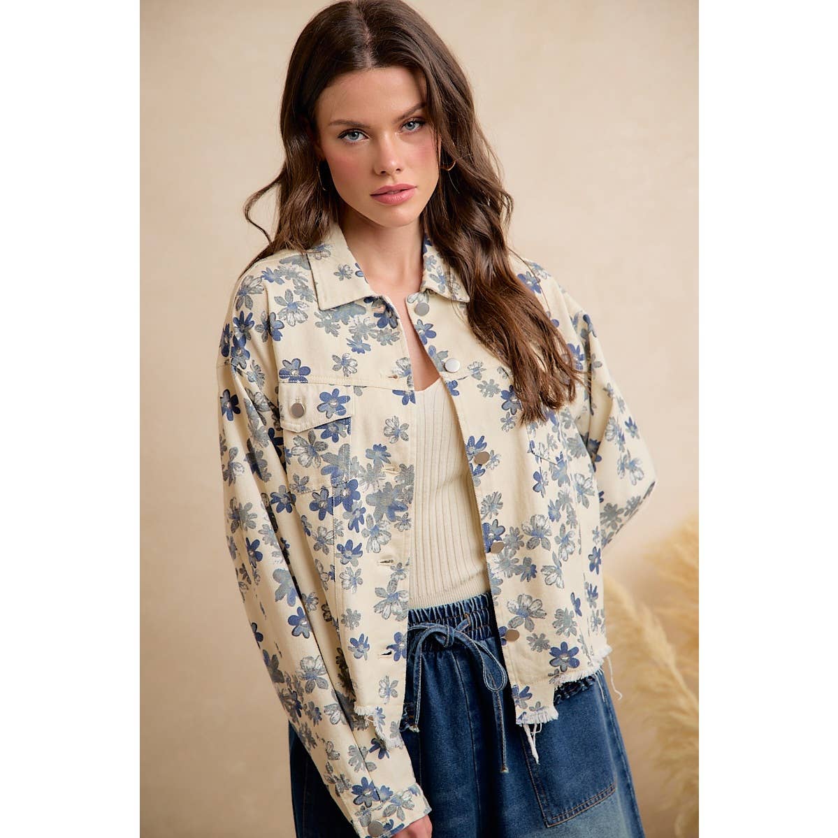 BiBi - WOMEN FLORAL CROPPED WASHED DENIM JACKET