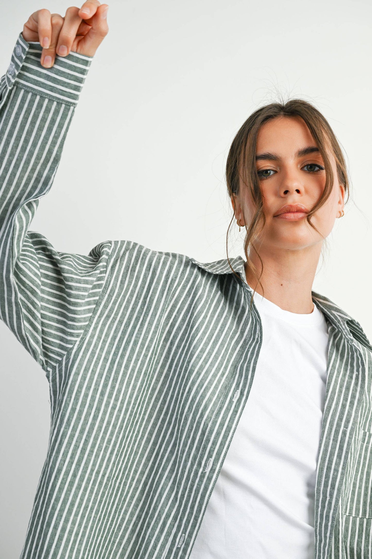 BUTTERMELON - Cropped Striped Button-Up Collared Long Sleeve Top - BMT7915
