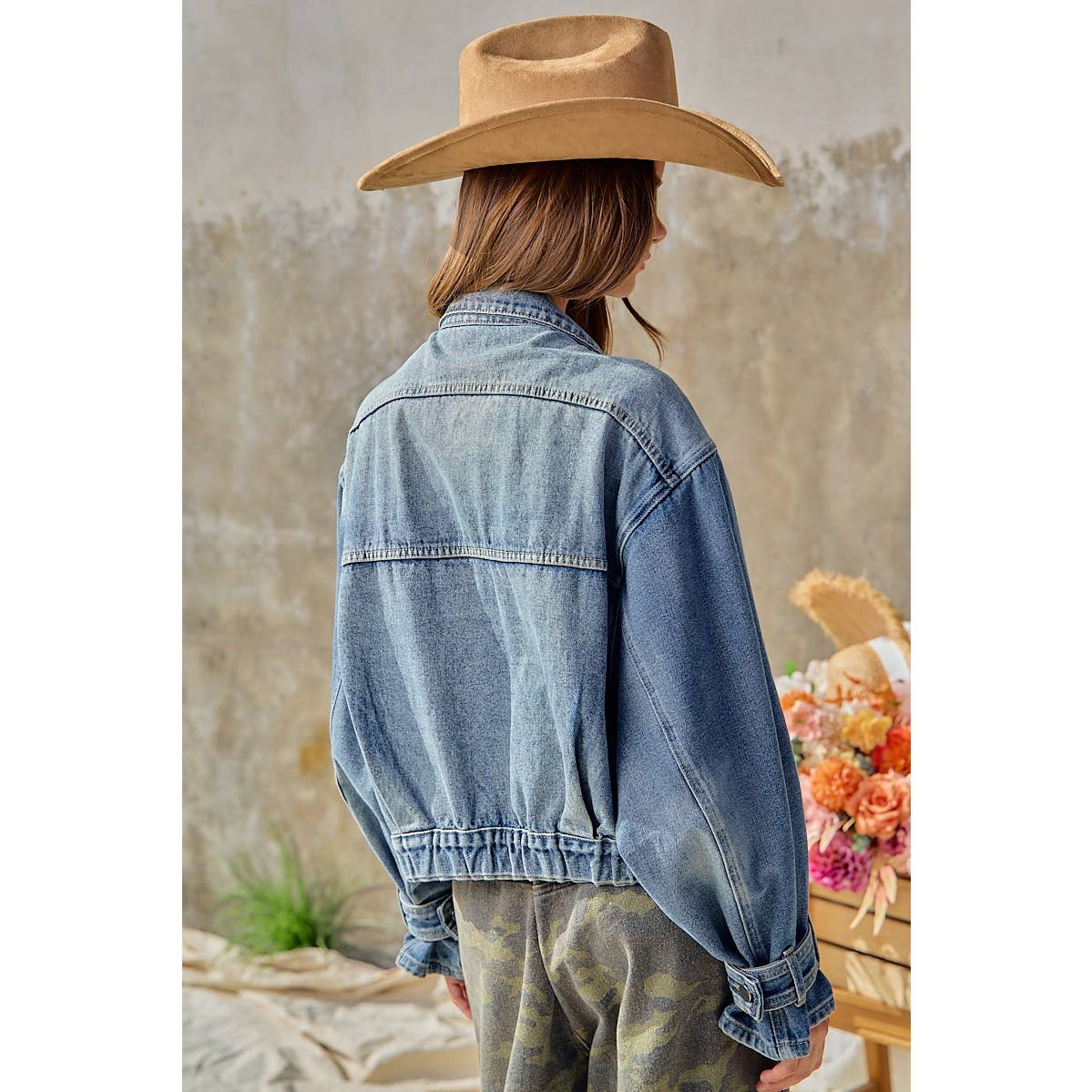 BiBi - RELAXED FIT VINTAGE WASH DENIM JACKET WITH POCKET