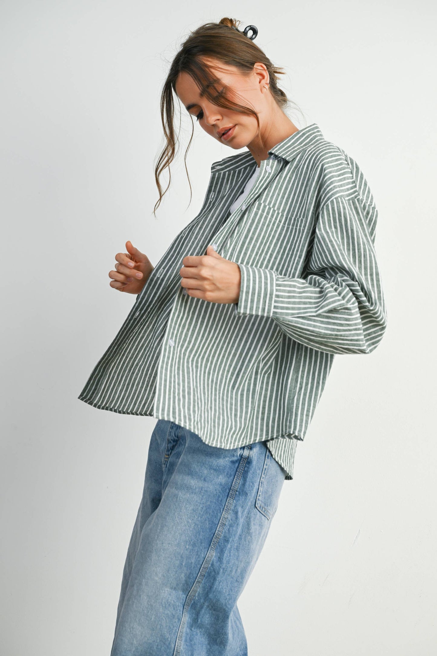 BUTTERMELON - Cropped Striped Button-Up Collared Long Sleeve Top - BMT7915