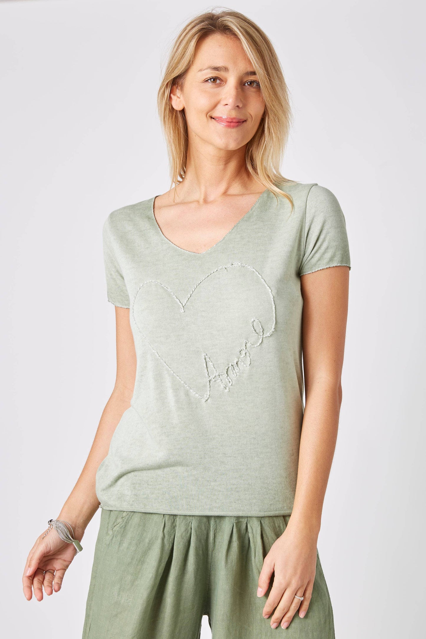 Look Mode Usa - Women’s Light Blue “Amore” Heart T-Shirt