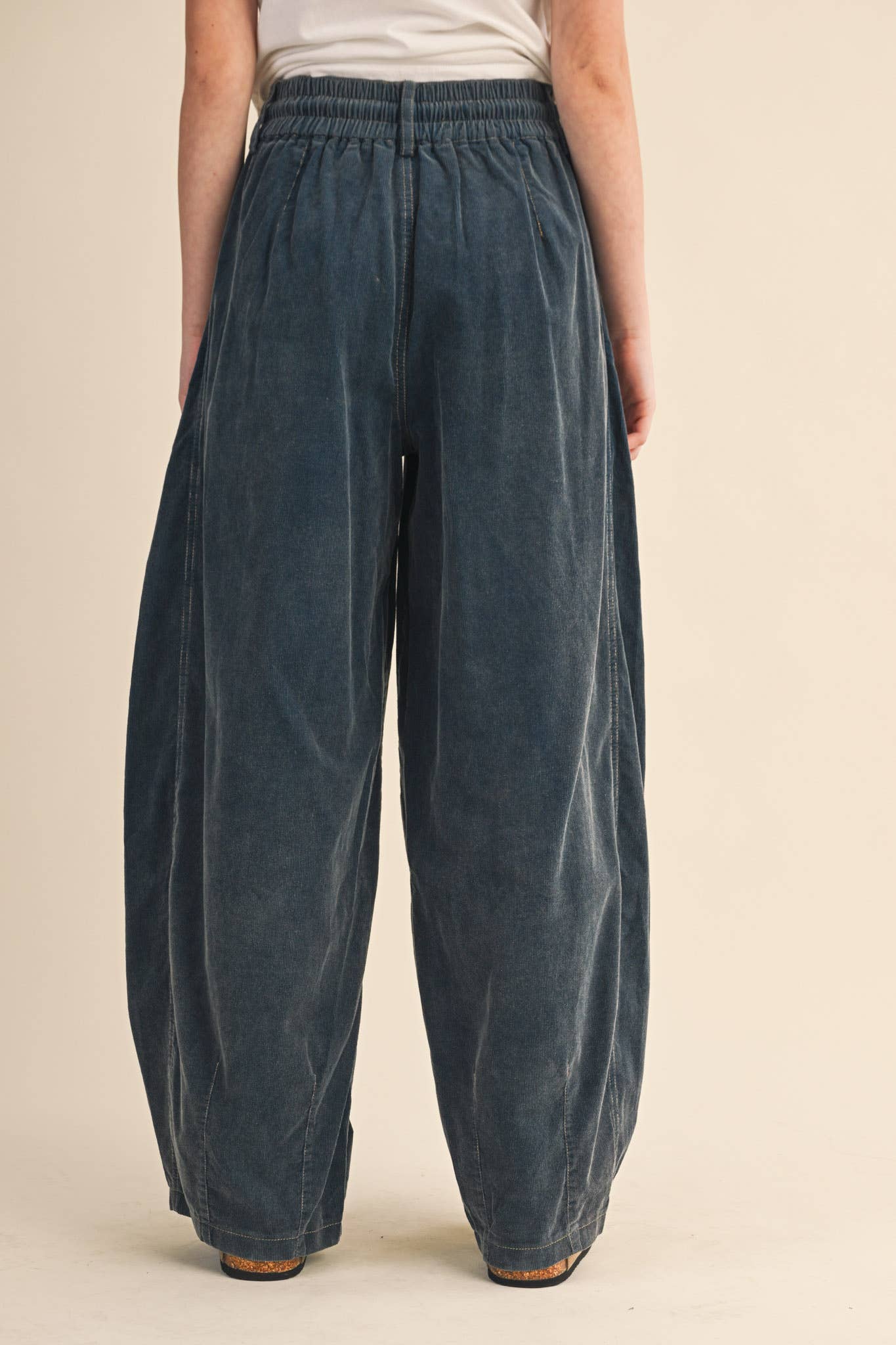 &MERCI - WASHED CORDUROY PLEATED BARREL PANTS MP4155