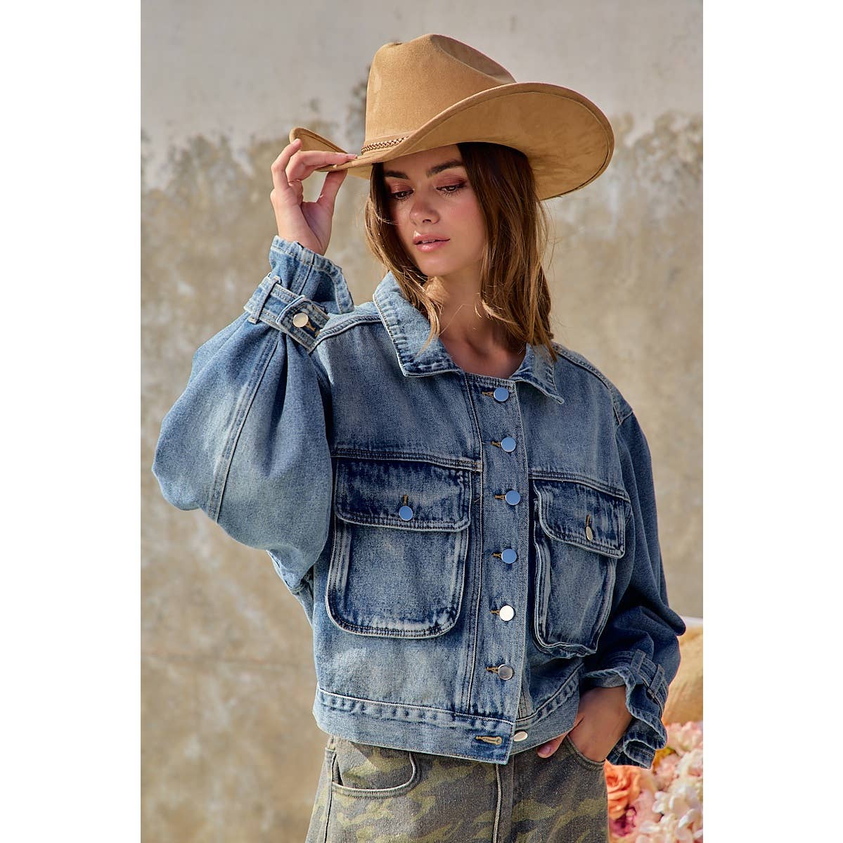 BiBi - RELAXED FIT VINTAGE WASH DENIM JACKET WITH POCKET